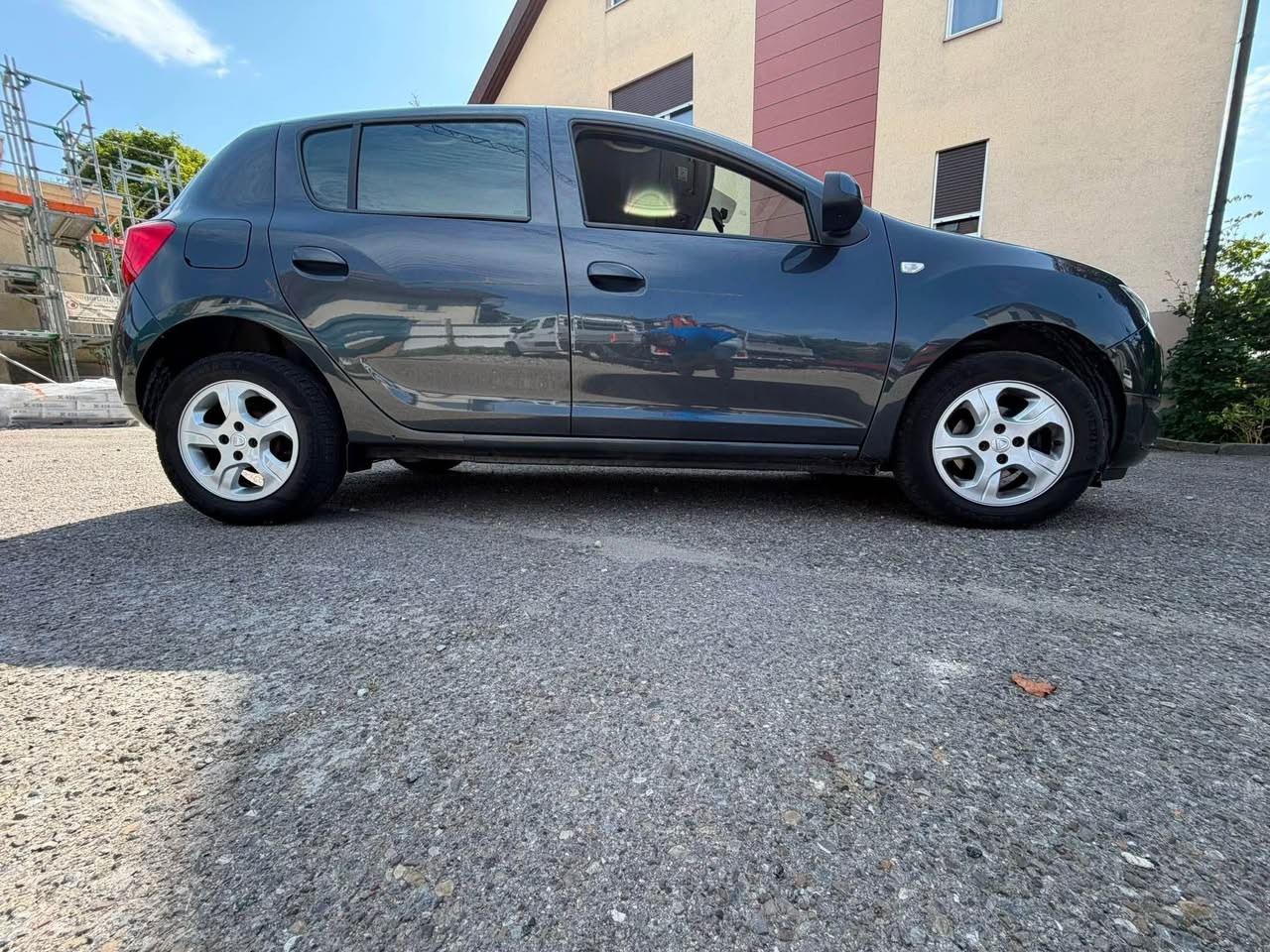 DACIA Sandero 1.5 dCi Lauréate-image-7
