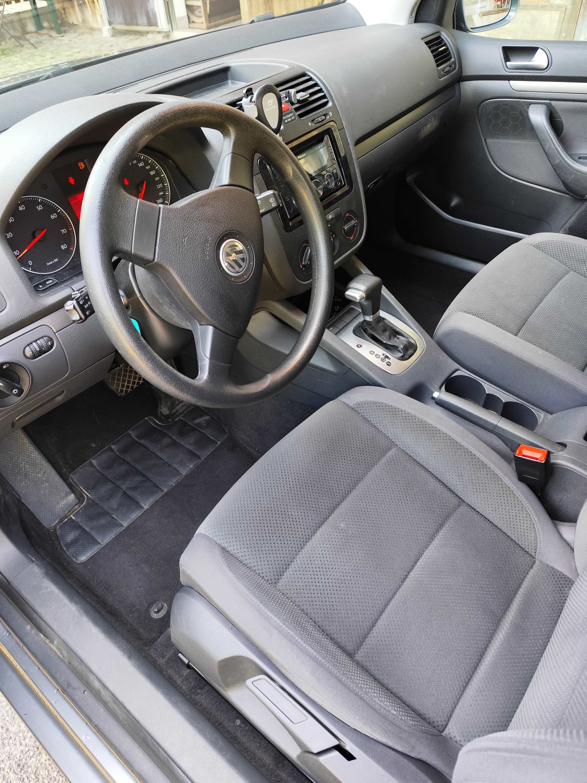 VW 2.0 FSI Comfortline-image-1