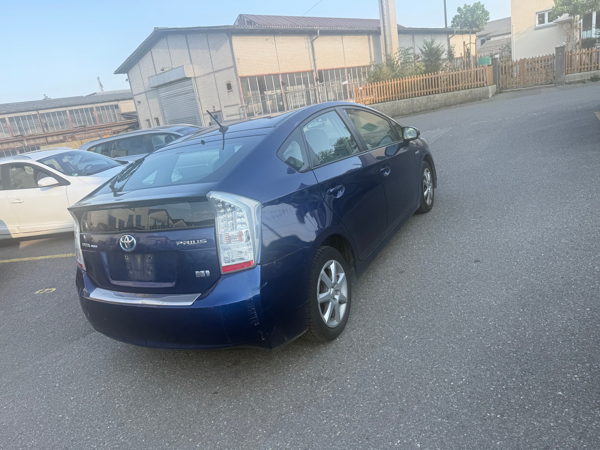 TOYOTA Prius 1.8 16V HSD Luna-image-5