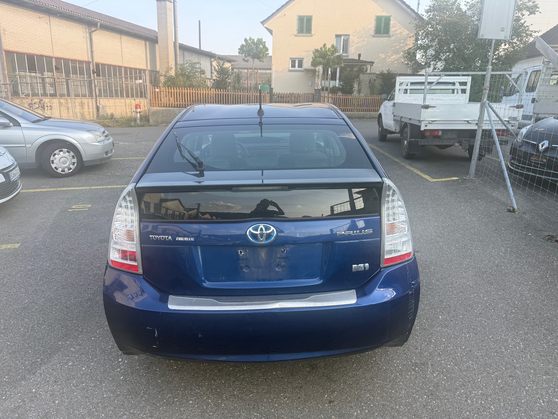 TOYOTA Prius 1.8 16V HSD Luna-image-4