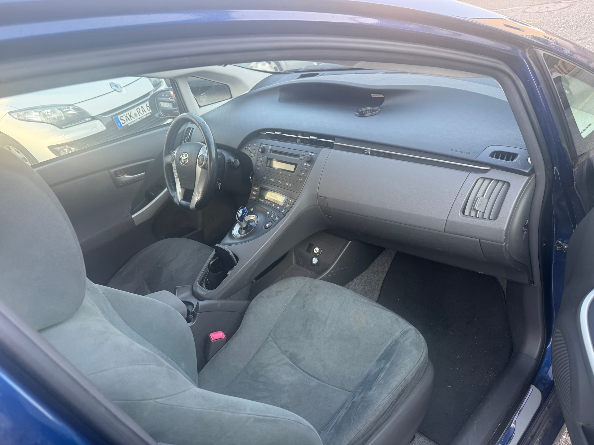 TOYOTA Prius 1.8 16V HSD Luna-image-7