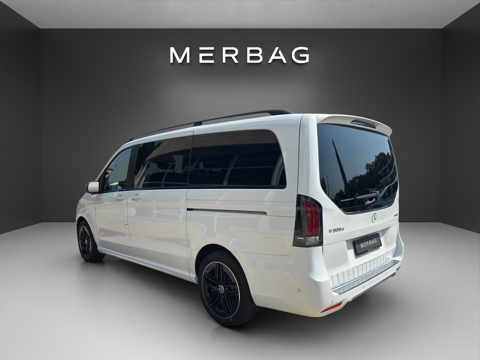 MERCEDES-BENZ V 300 d lang 4Matic Exclusive 9G-Tronic-image-4