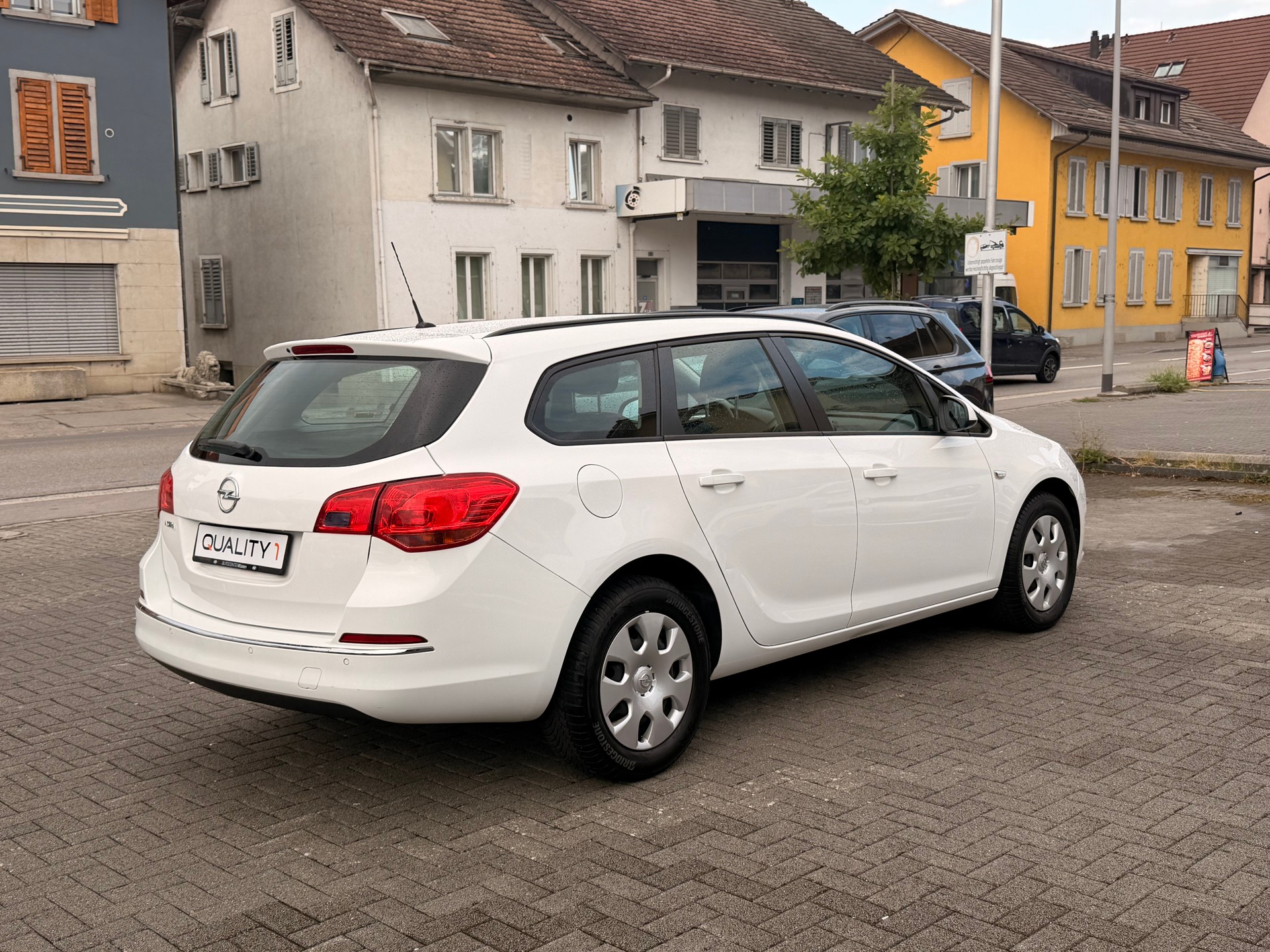 OPEL Astra SportsTourer 1.4i 16V Turbo Drive-image-3