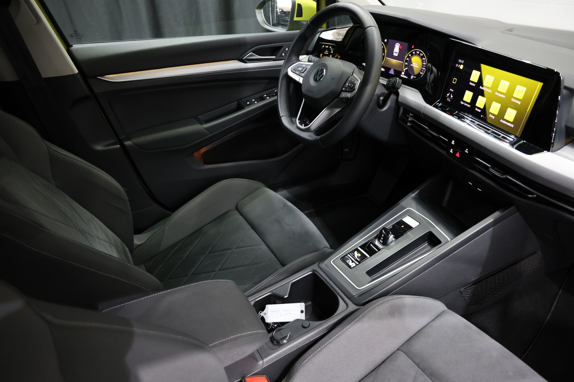 VW Golf Variant 2.0 TDI Life DSG-image-14