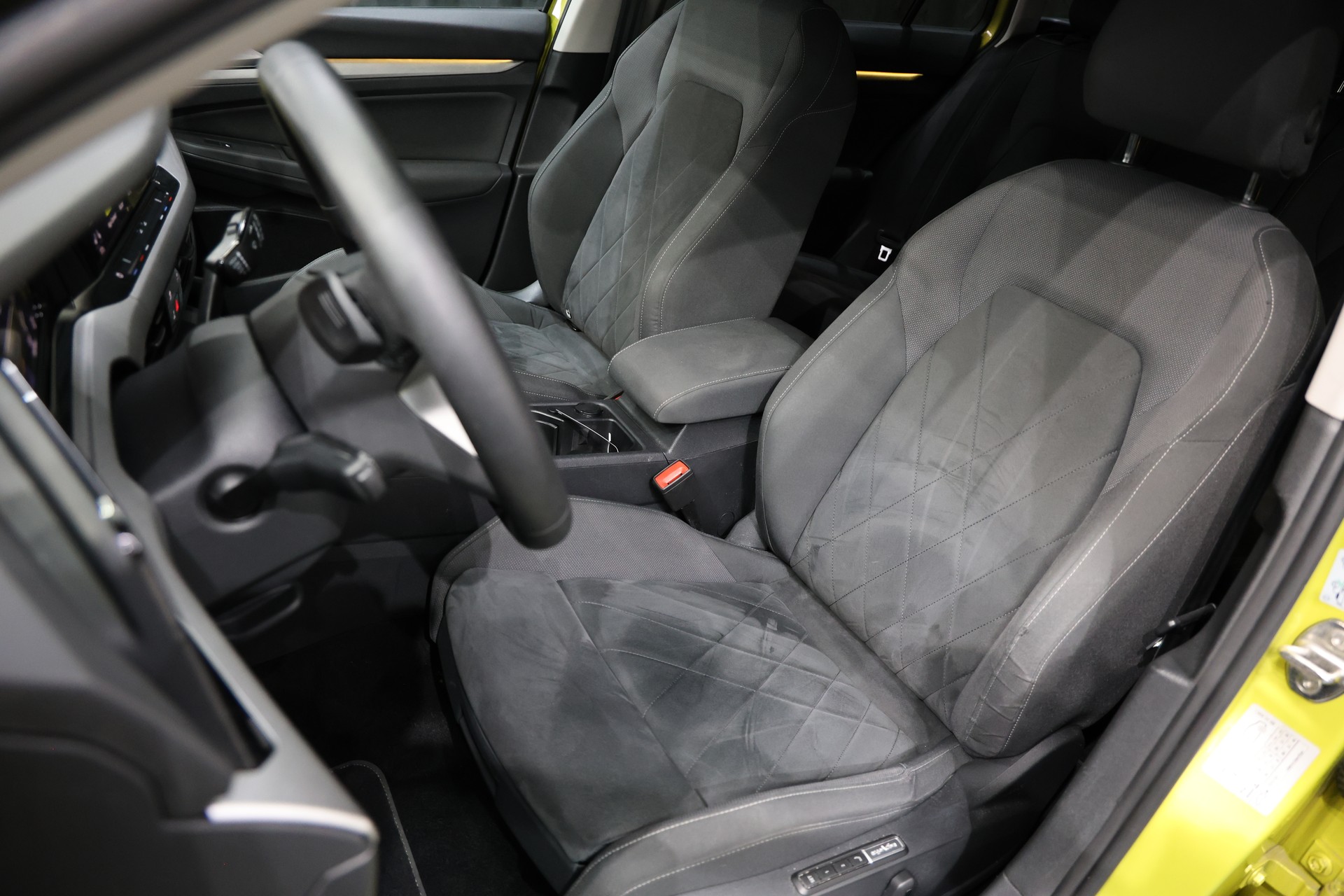 VW Golf Variant 2.0 TDI Life DSG-image-5