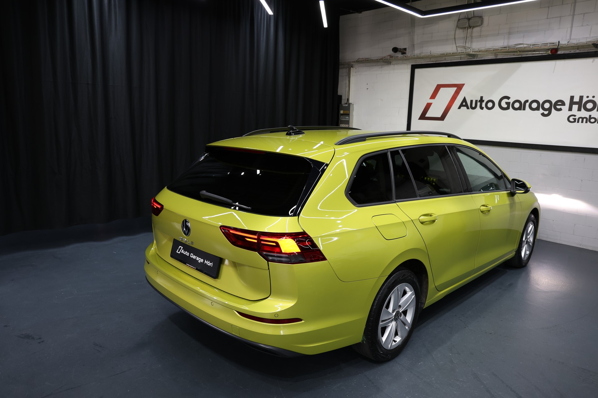 VW Golf Variant 2.0 TDI Life DSG-image-12