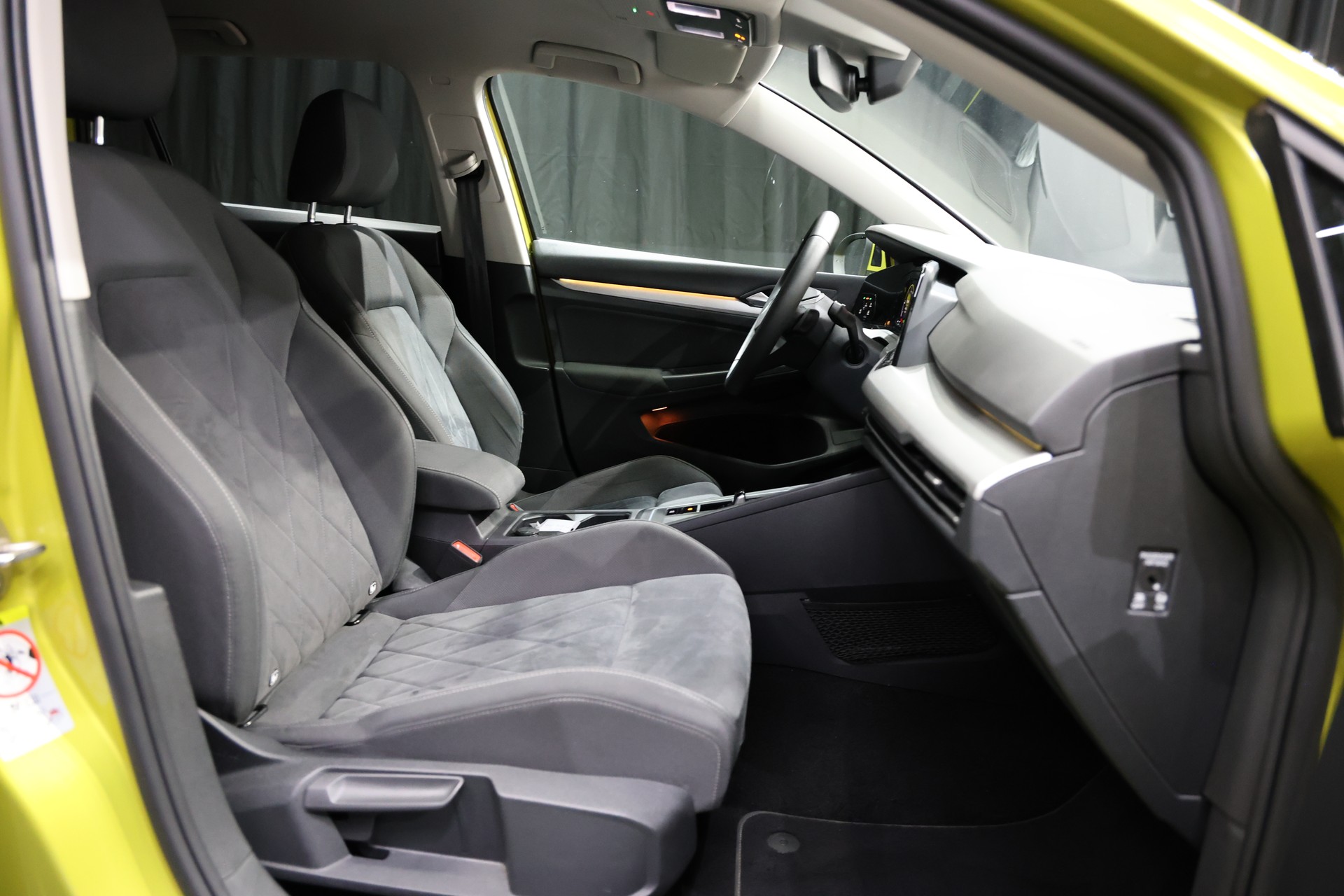VW Golf Variant 2.0 TDI Life DSG-image-11