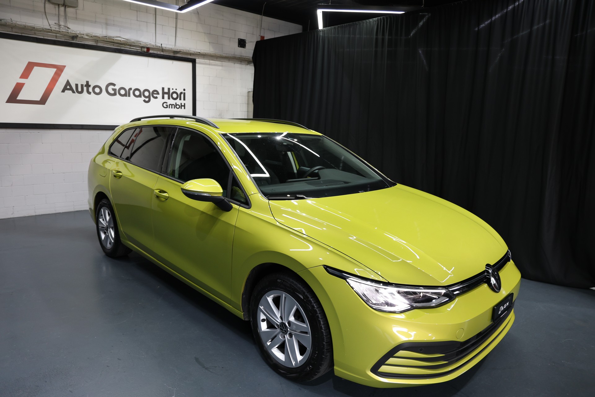 VW Golf Variant 2.0 TDI Life DSG-image-10