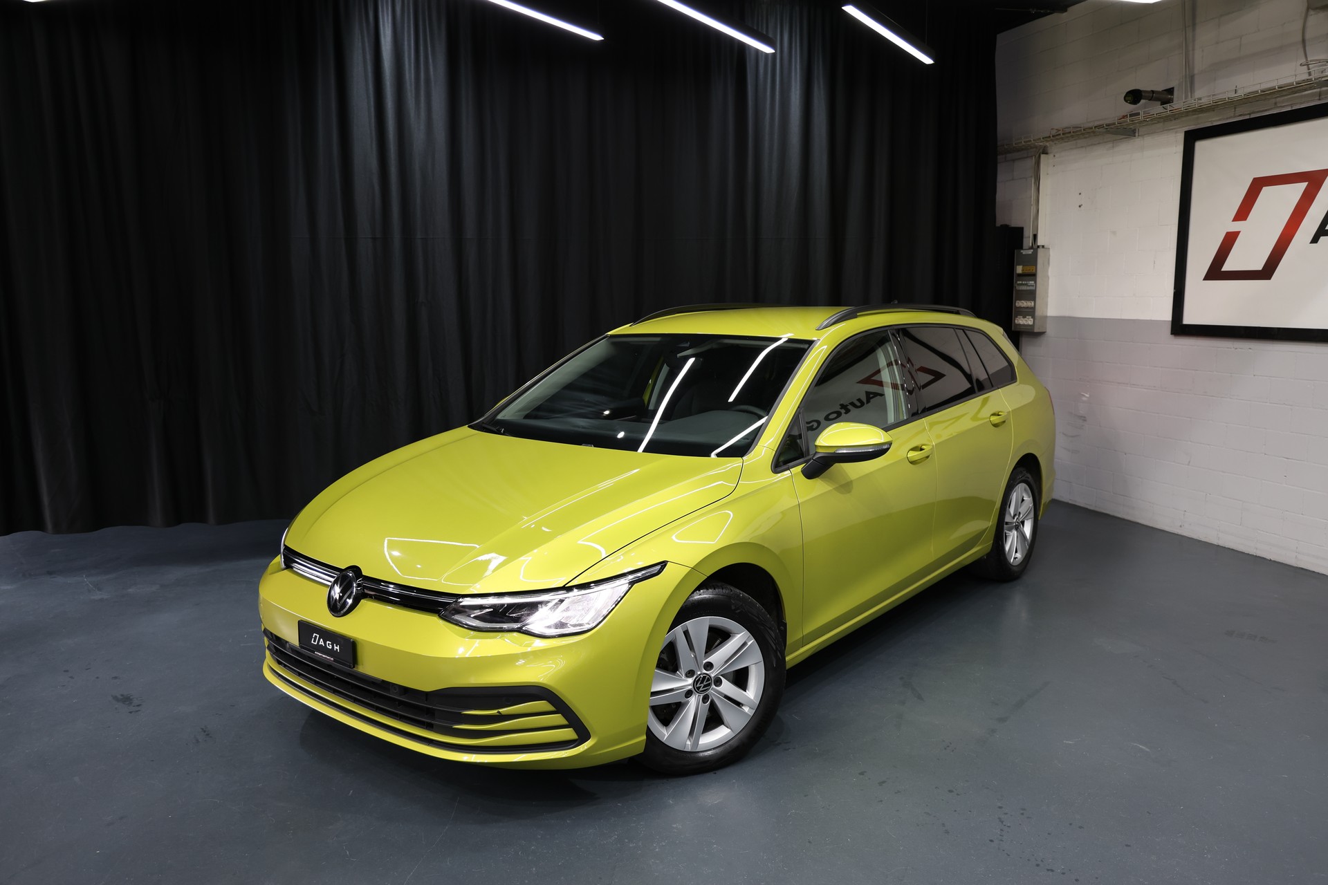 VW Golf Variant 2.0 TDI Life DSG-image-0