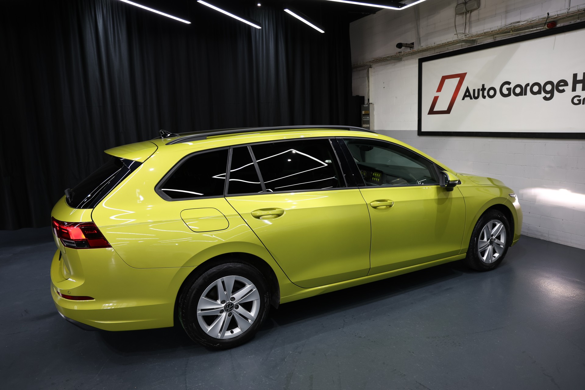 VW Golf Variant 2.0 TDI Life DSG-image-13