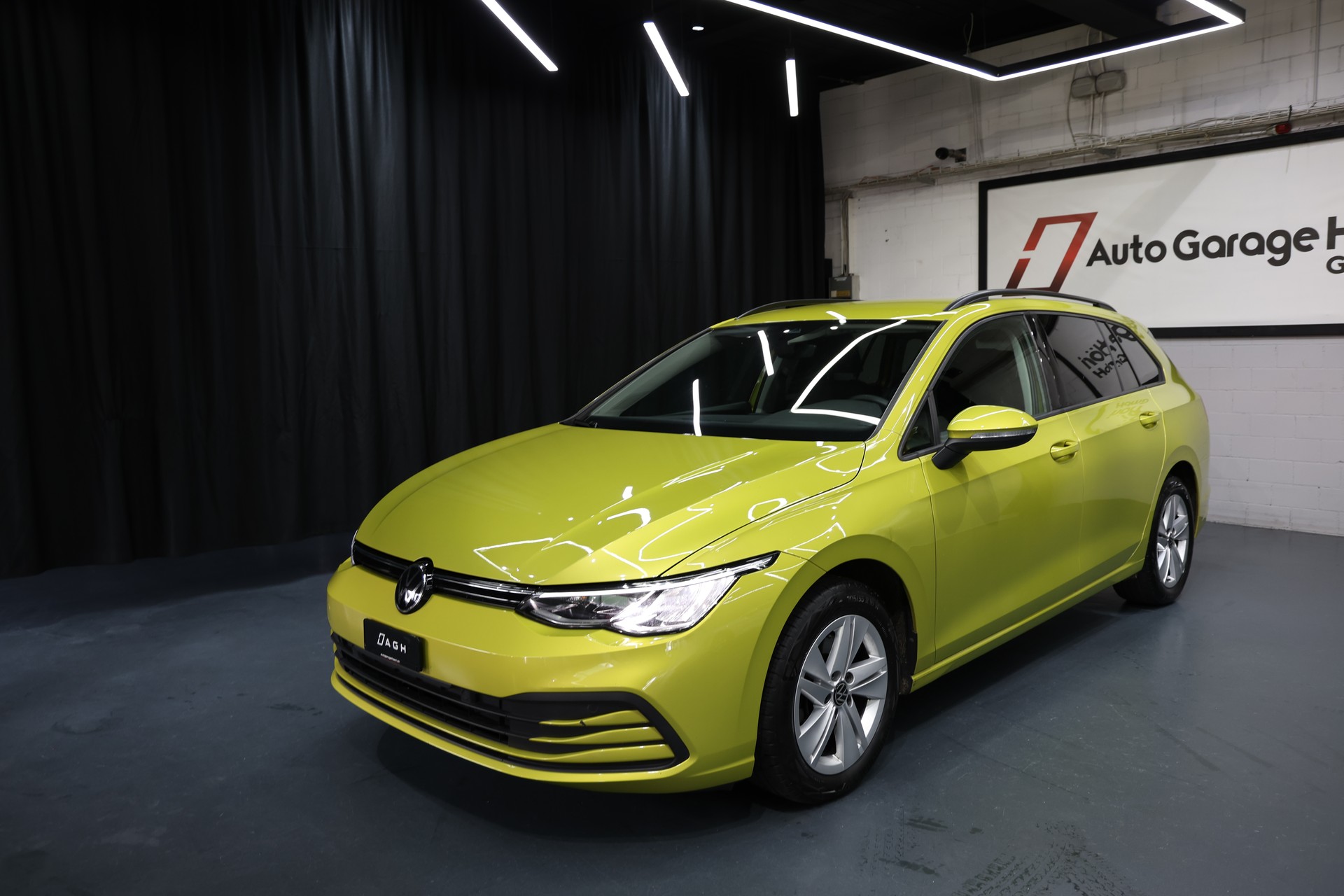 VW Golf Variant 2.0 TDI Life DSG-image-6