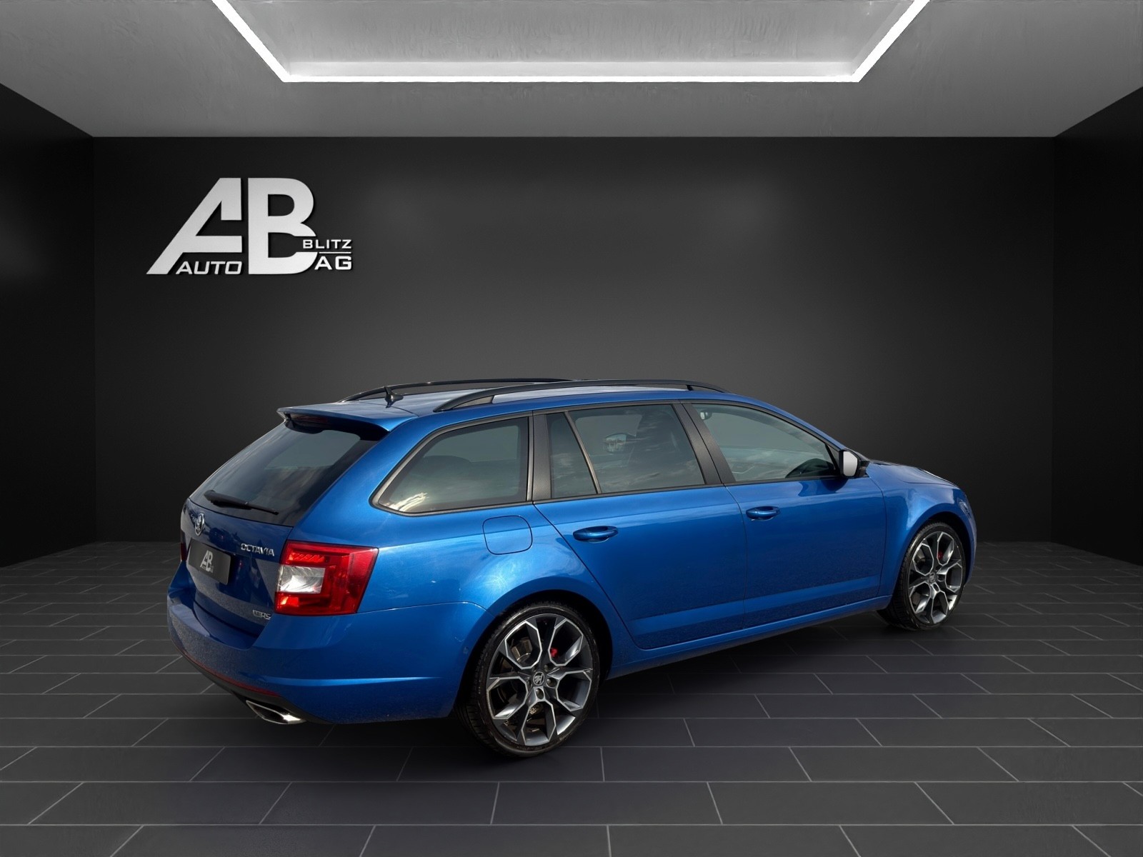 SKODA Octavia Combi 2.0 TDI RS DSG mit 184 PS-image-4
