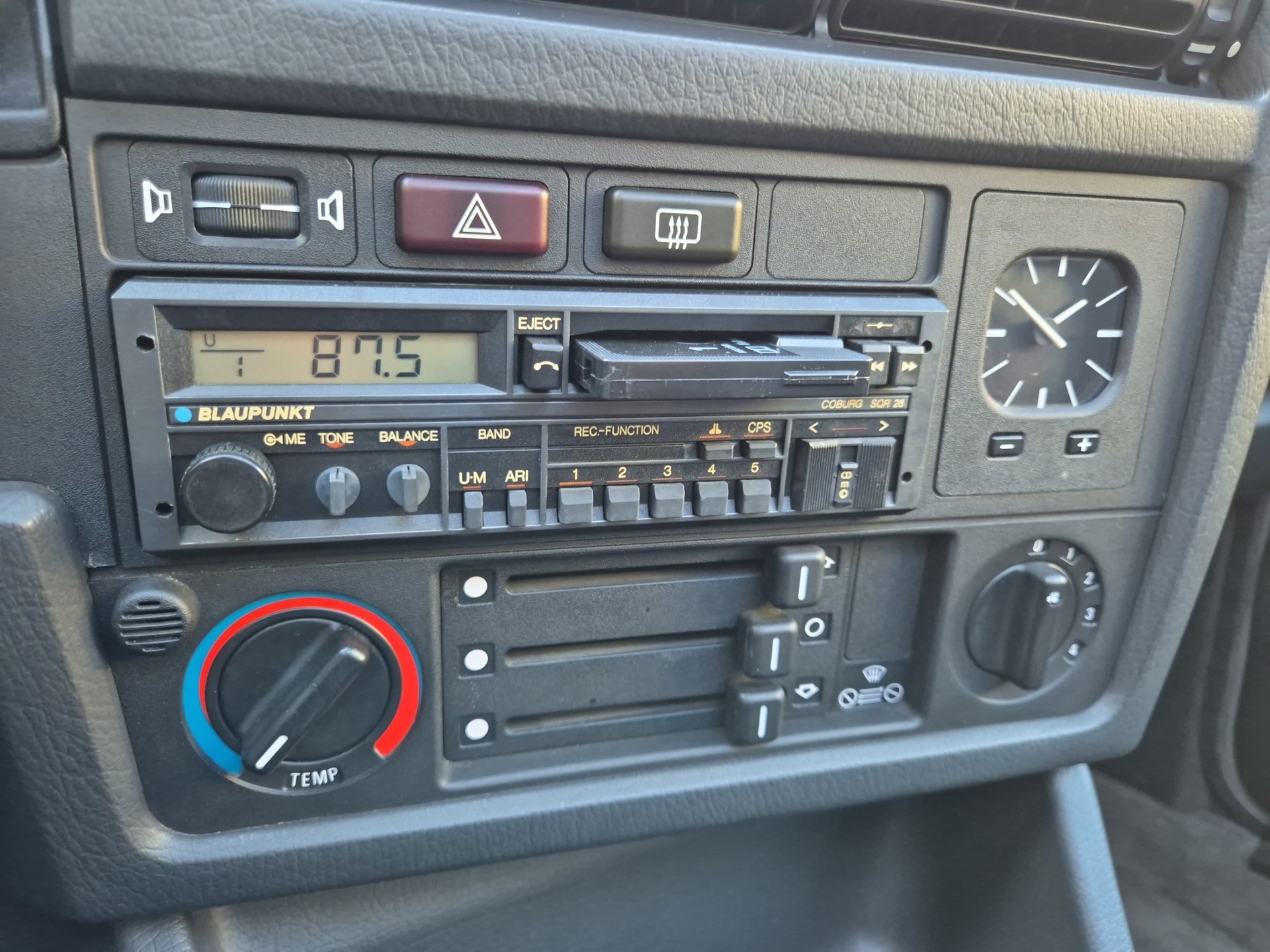 BMW 323i CH-image-17