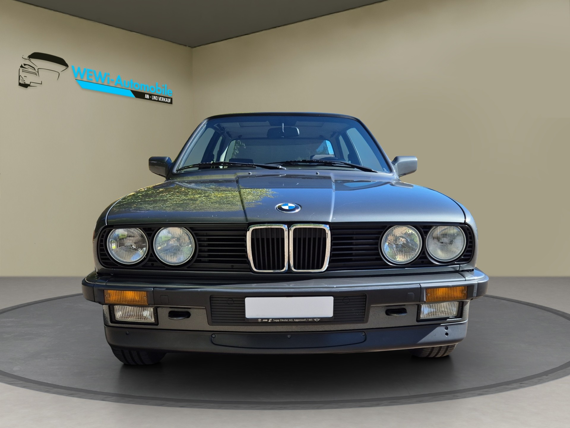 BMW 323i CH-image-7