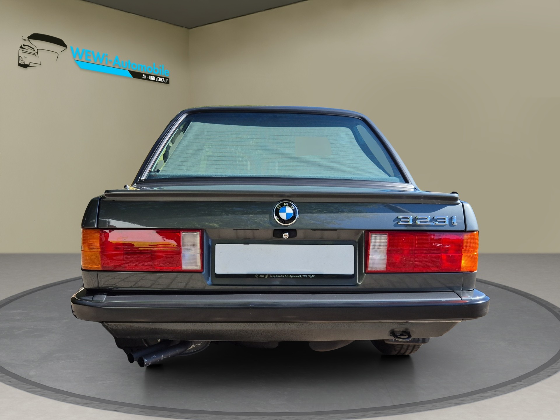 BMW 323i CH-image-3