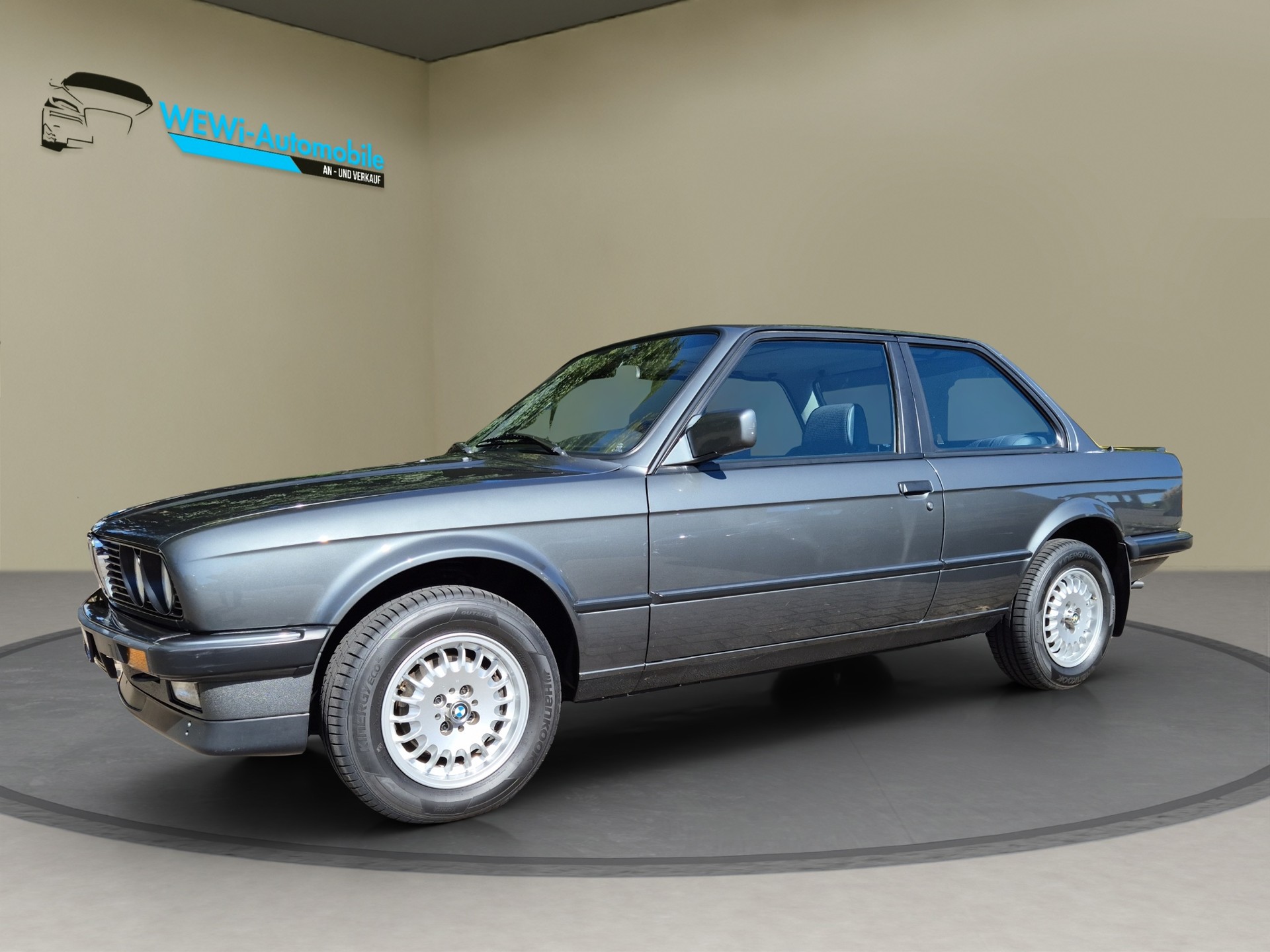 BMW 323i CH-image-6