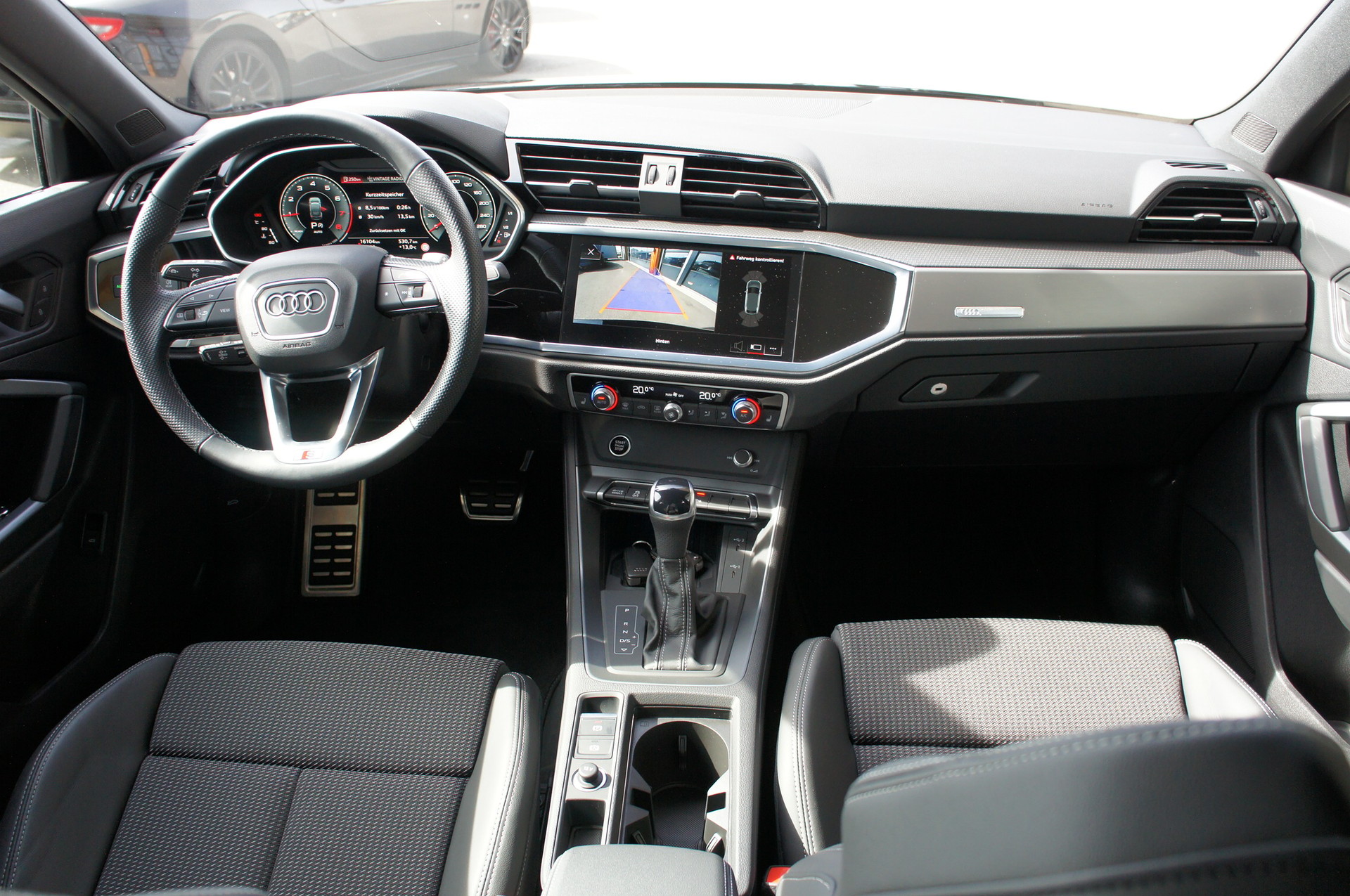 AUDI Q3 Sportback 35 TFSI S line Attraction S-tronic-image-9