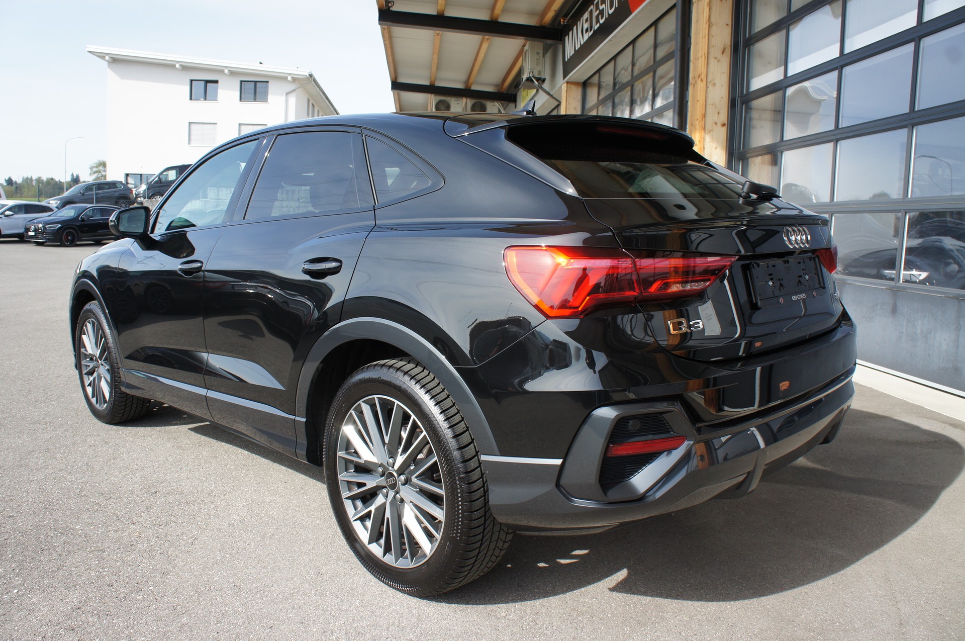 AUDI Q3 Sportback 35 TFSI S line Attraction S-tronic-showroom-element-2