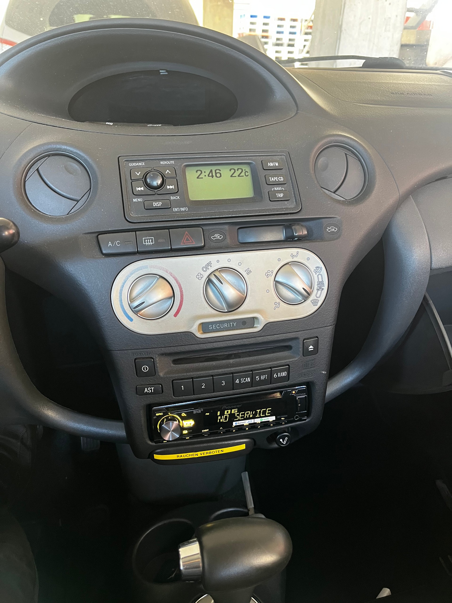 TOYOTA Yaris 1.3 Linea Sol-image-10