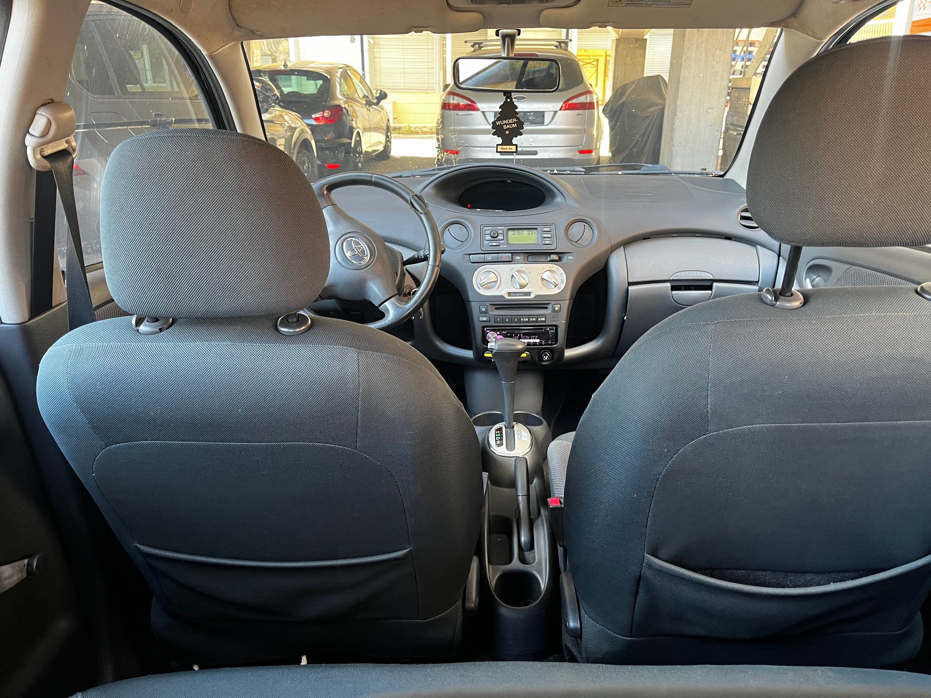 TOYOTA Yaris 1.3 Linea Sol-image-8