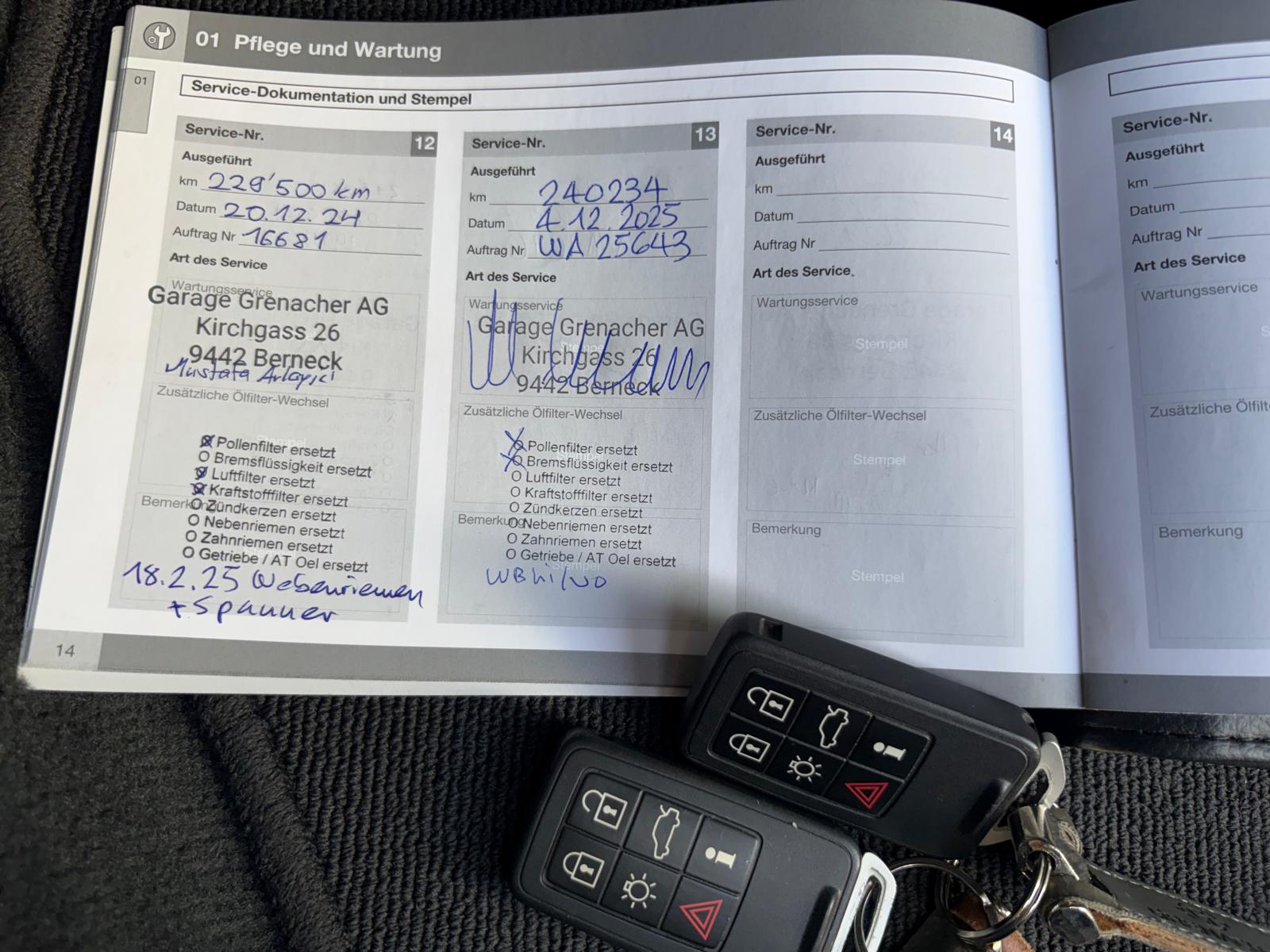 VOLVO V60 D5 AWD Summum Geartronic Dynamic-image-12