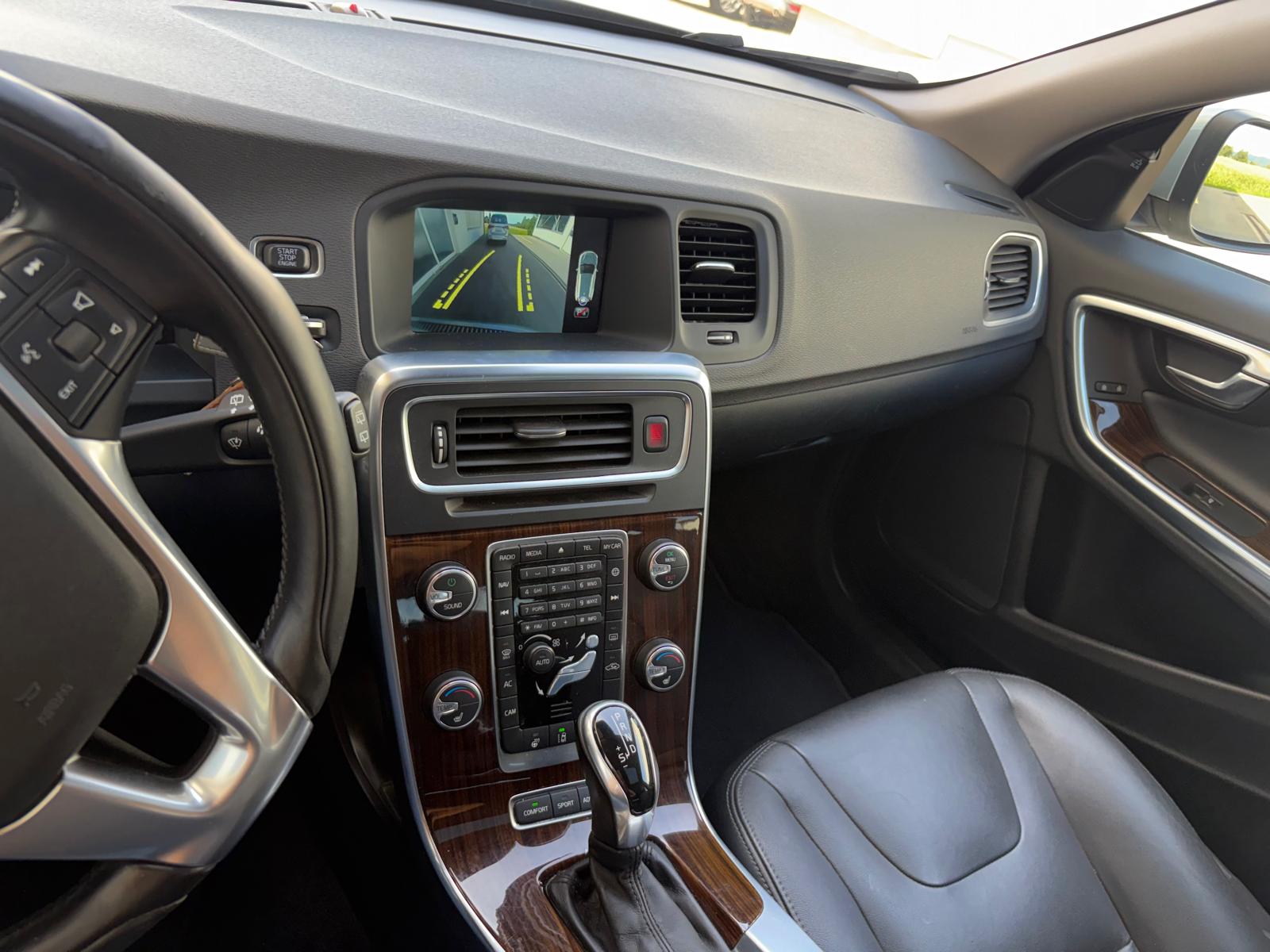 VOLVO V60 D5 AWD Summum Geartronic Dynamic-image-7