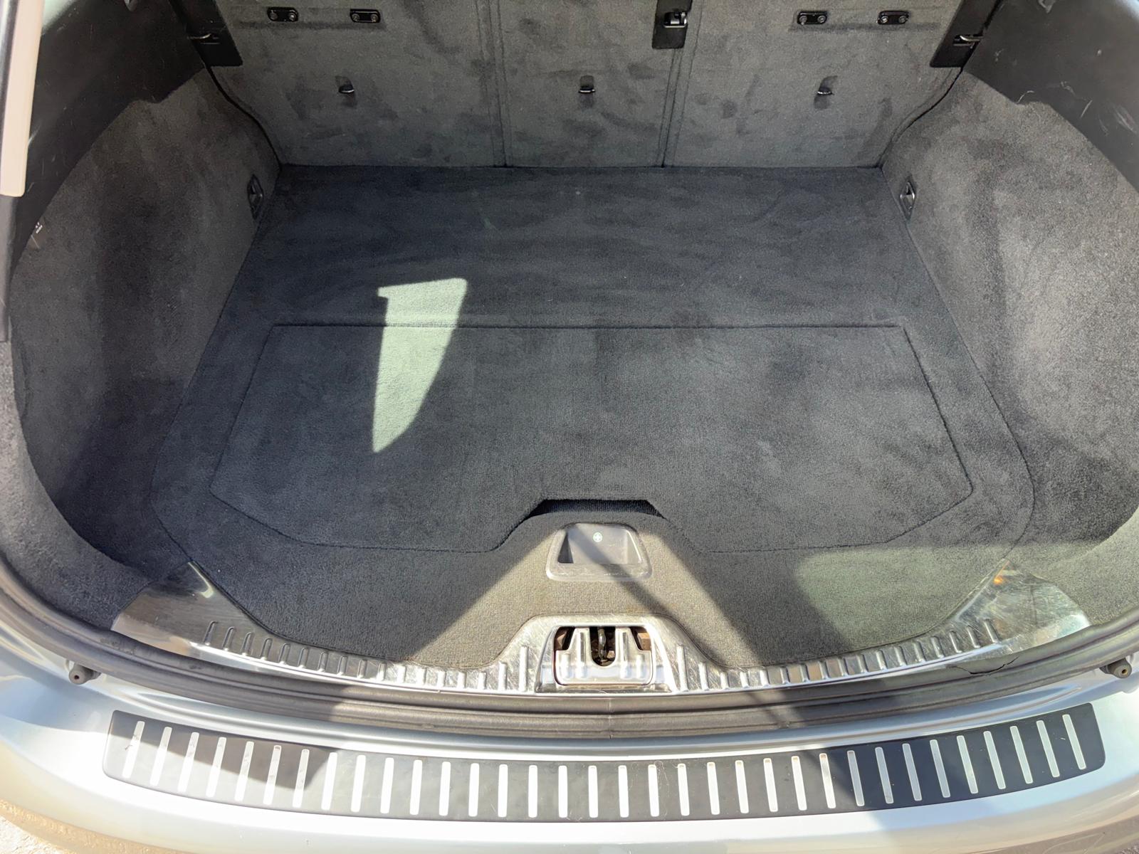 VOLVO V60 D5 AWD Summum Geartronic Dynamic-image-11