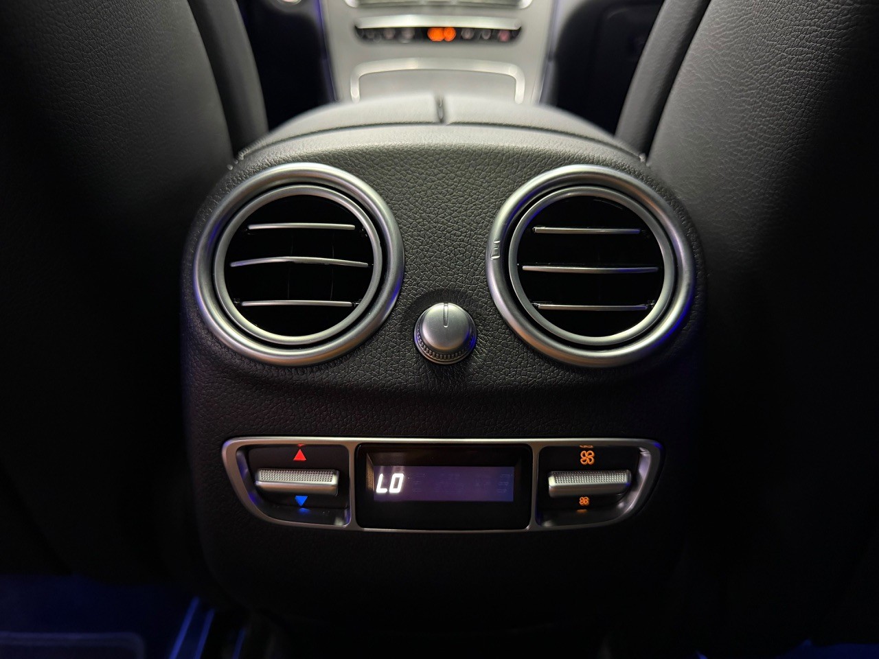 MERCEDES-BENZ GLC Coupé 300 d AMG Line 4Matic 9G-Tronic | CH-Auto | 360 Kamera | Gratis-Service | Burmester | Anhängerkupplung-image-26
