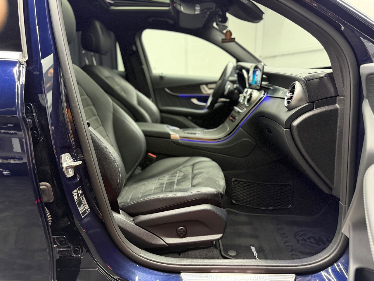 MERCEDES-BENZ GLC Coupé 300 d AMG Line 4Matic 9G-Tronic | CH-Auto | 360 Kamera | Gratis-Service | Burmester | Anhängerkupplung-image-29