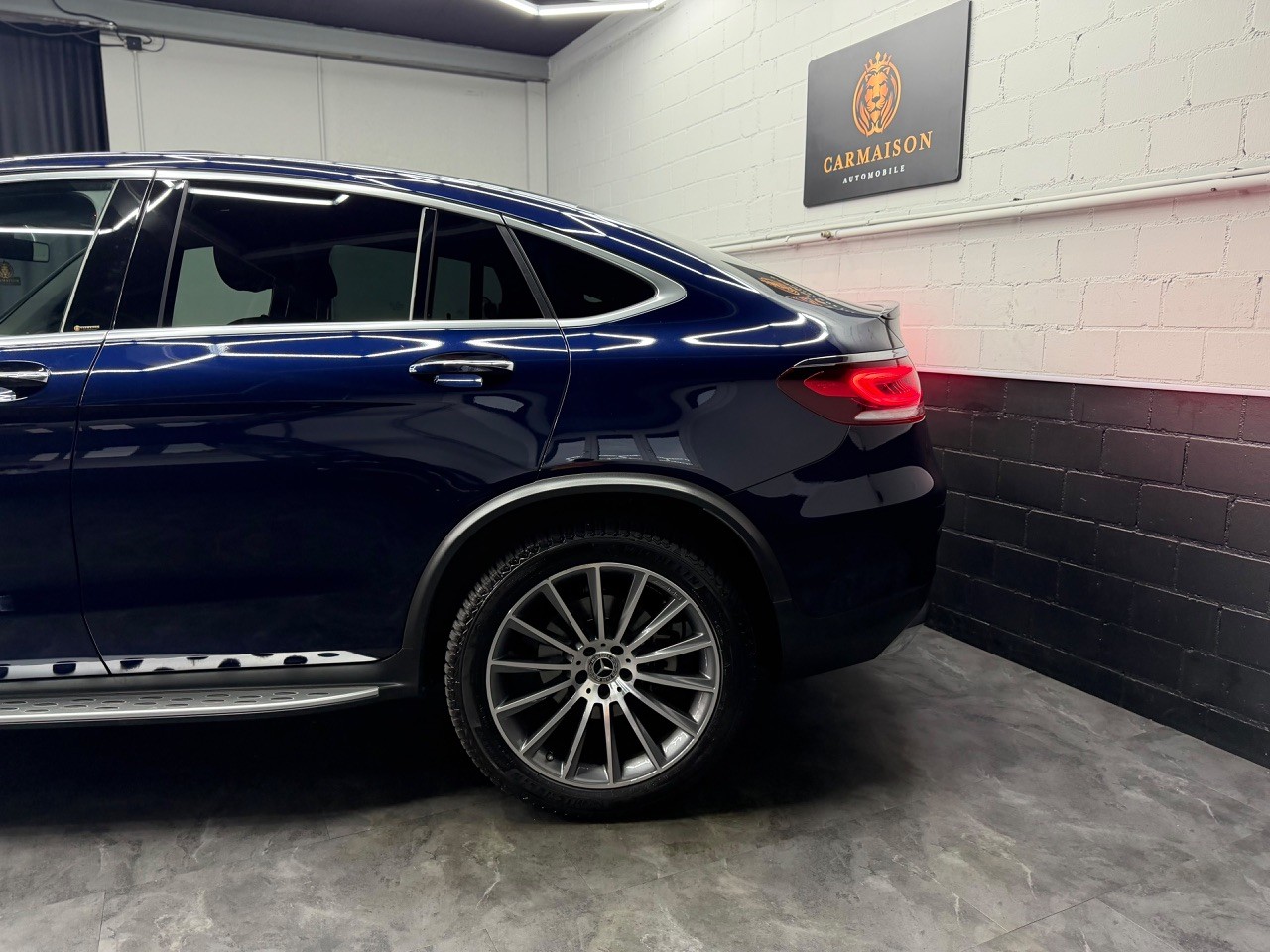 MERCEDES-BENZ GLC Coupé 300 d AMG Line 4Matic 9G-Tronic | CH-Auto | 360 Kamera | Gratis-Service | Burmester | Anhängerkupplung-image-3