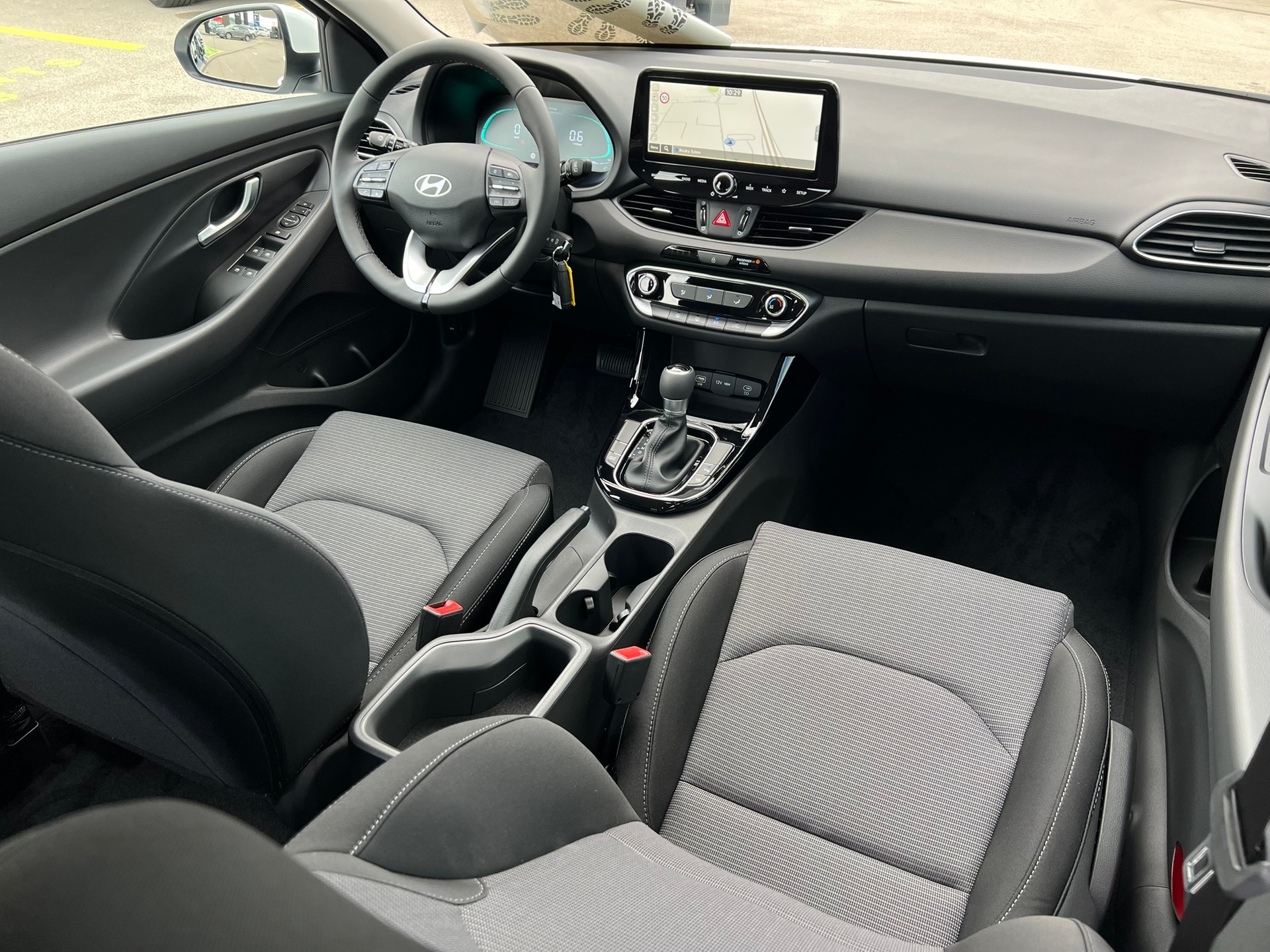 HYUNDAI i30 1.5 T-GDi Origo 48V MH DCT-image-9