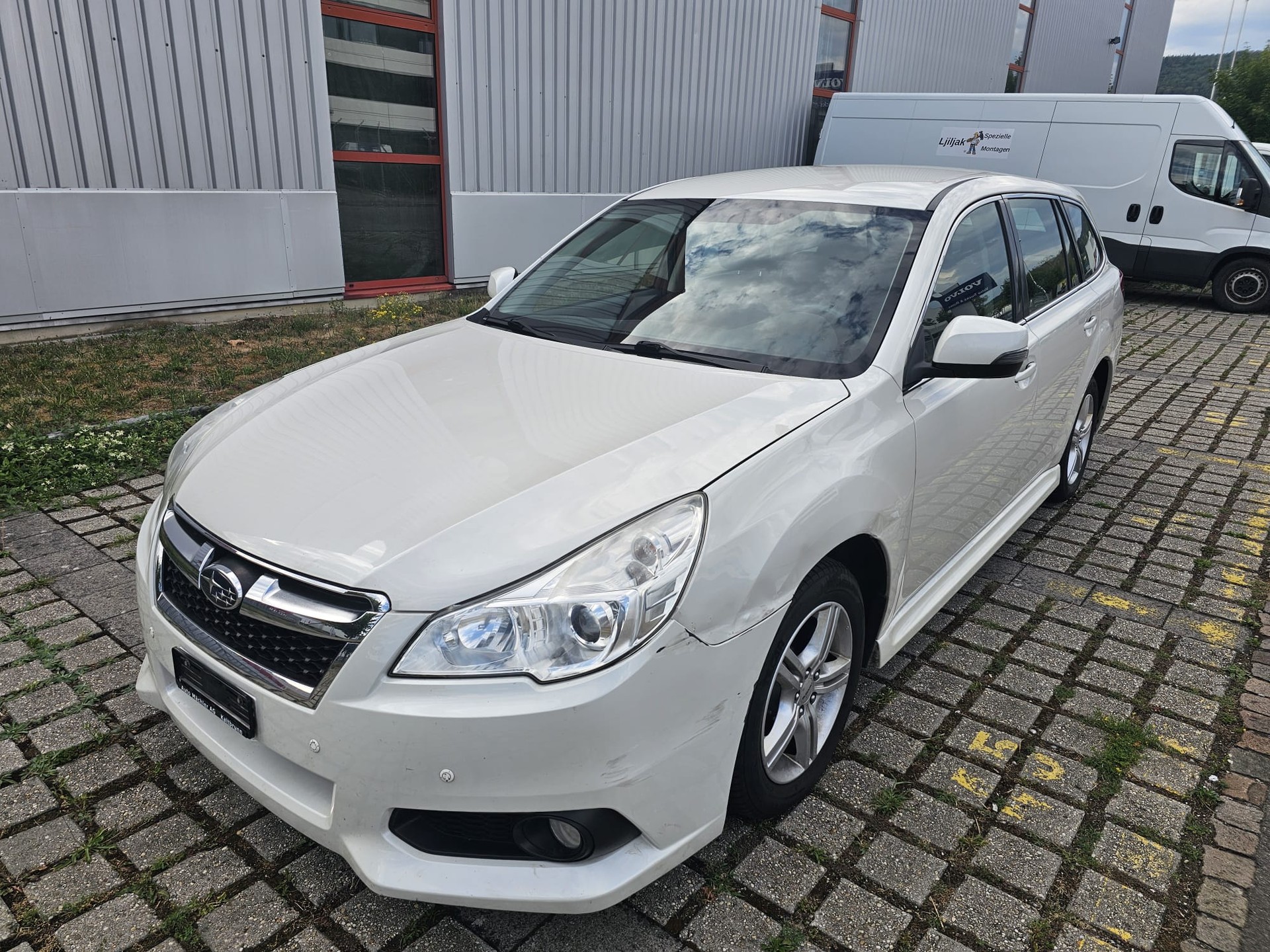 SUBARU Legacy 2.0i Swiss AWD Lineartronic-image-1