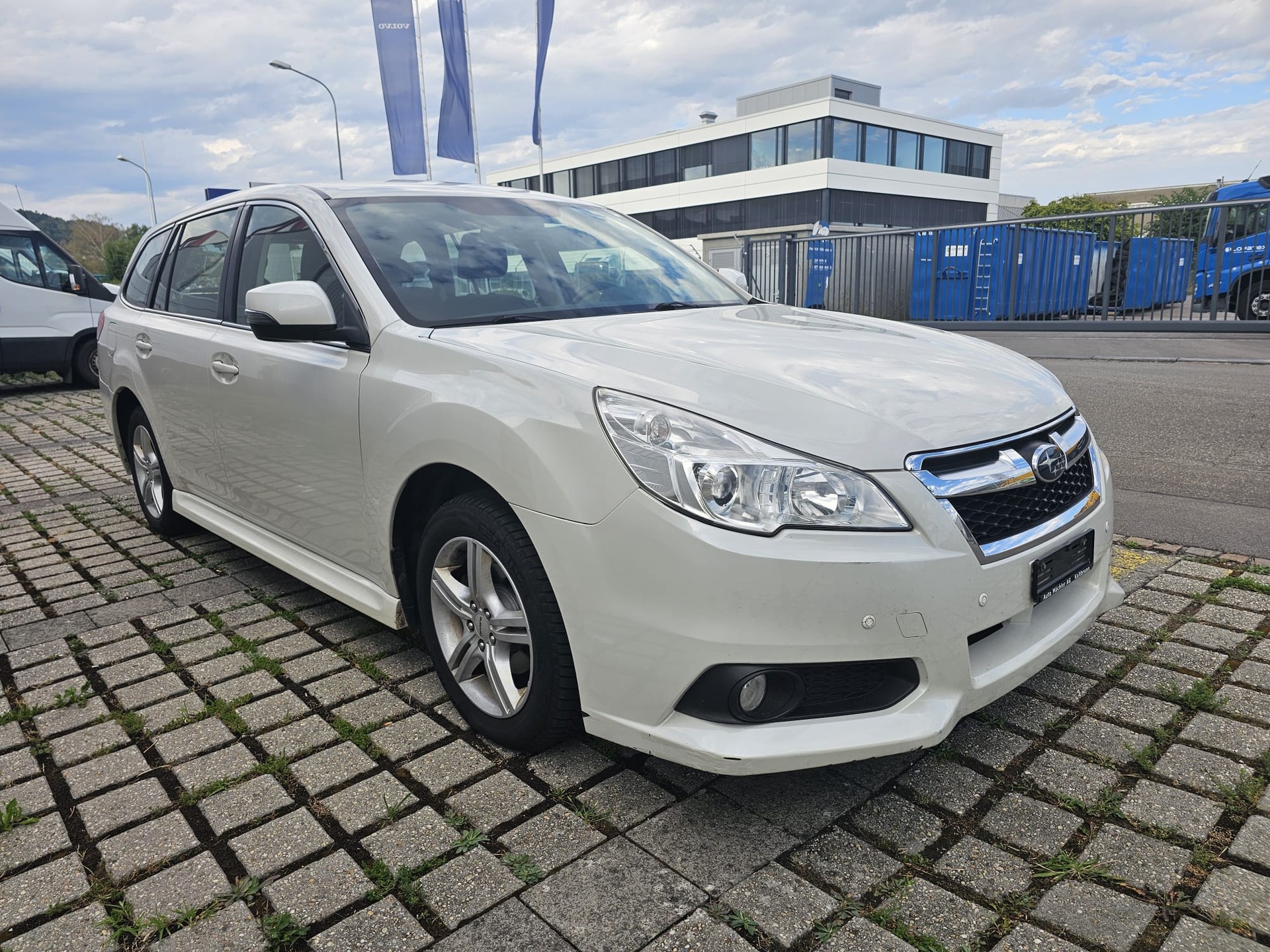 SUBARU Legacy 2.0i Swiss AWD Lineartronic-image-2