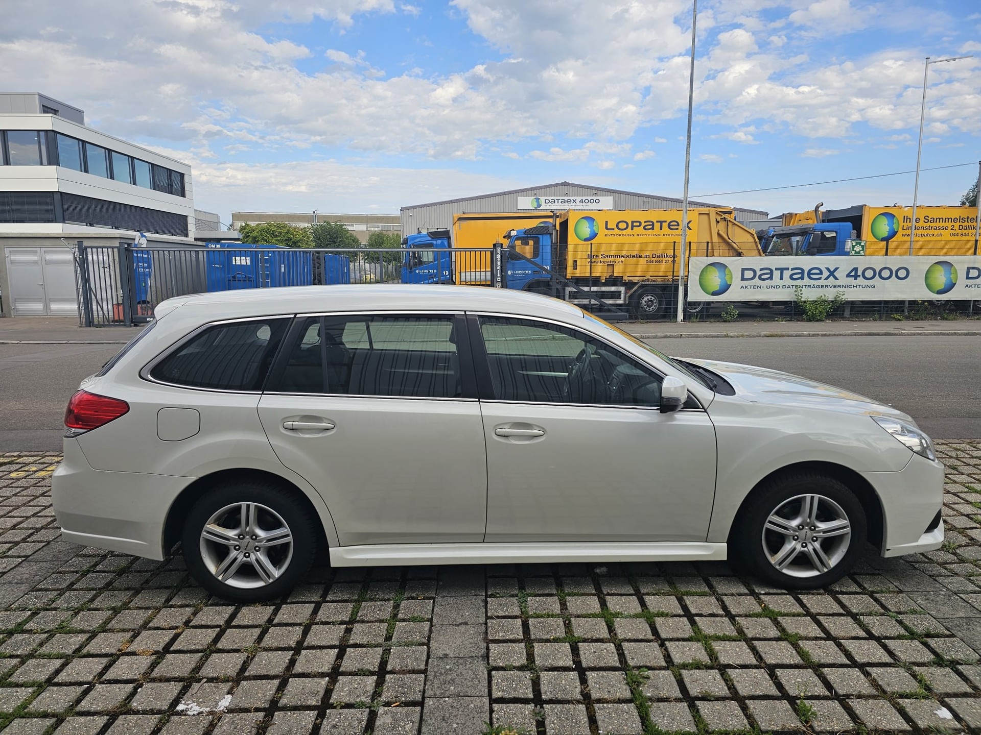 SUBARU Legacy 2.0i Swiss AWD Lineartronic-image-7