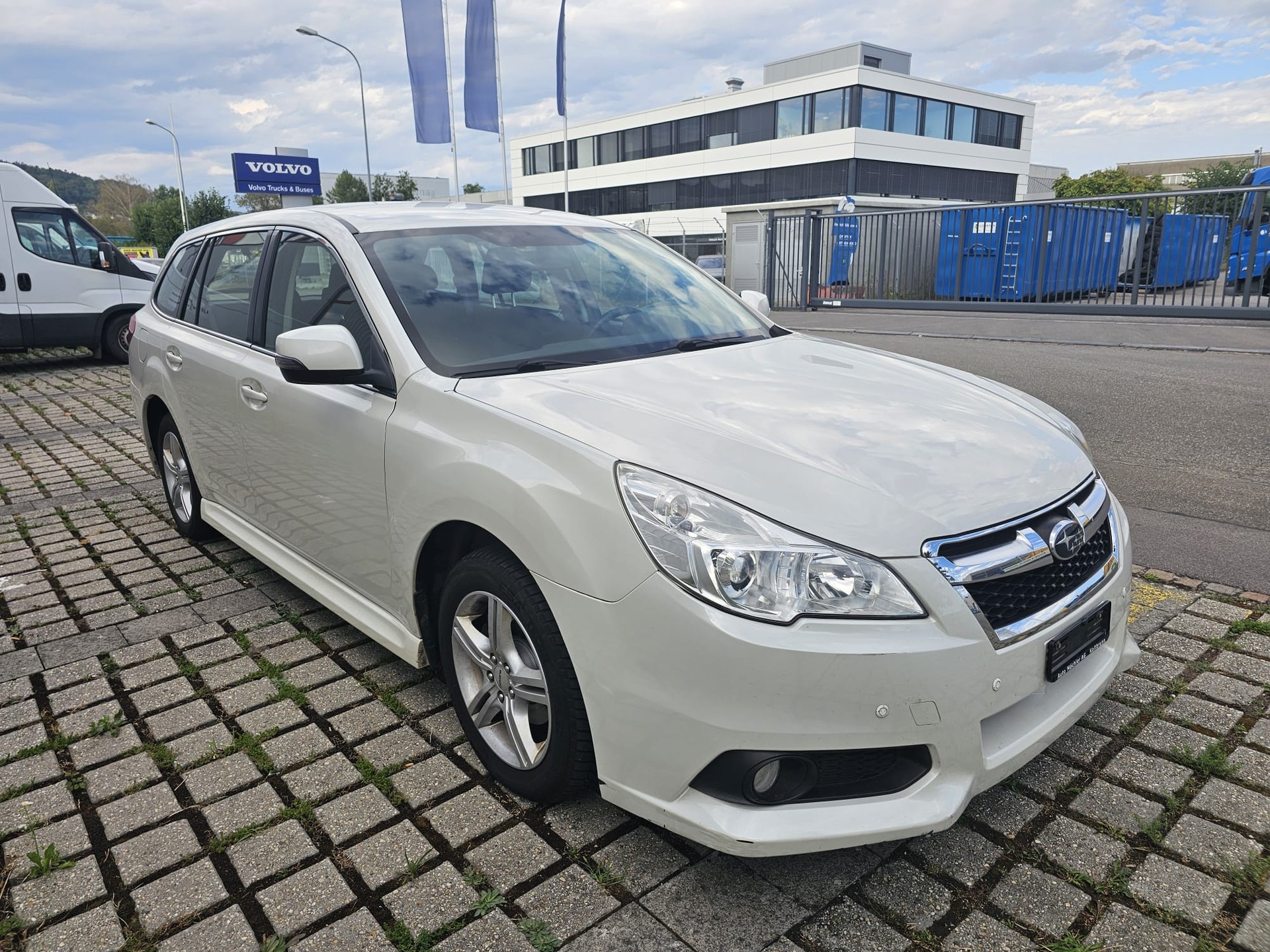 SUBARU Legacy 2.0i Swiss AWD Lineartronic-image-3