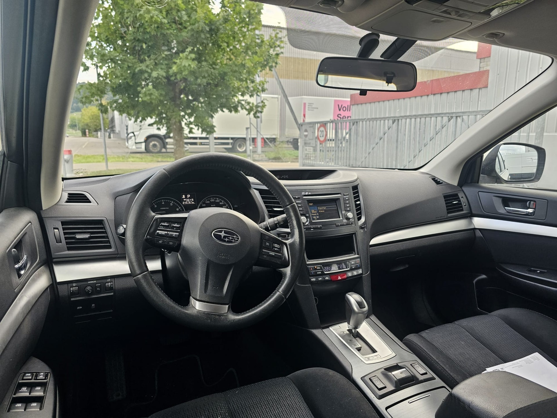 SUBARU Legacy 2.0i Swiss AWD Lineartronic-image-8