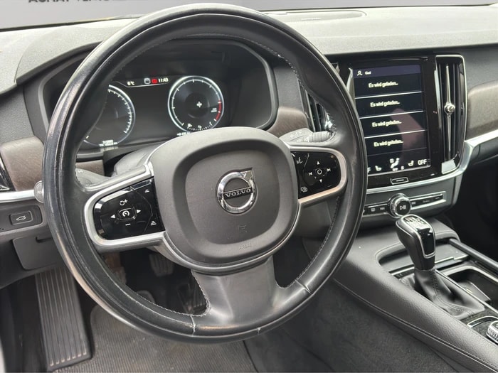VOLVO V90 Cross Country D4 AWD-image-8