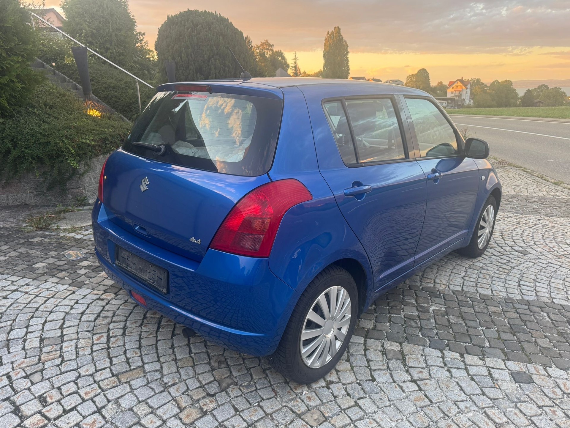 SUZUKI Swift 1.3i 16V GL 4x4-image-5