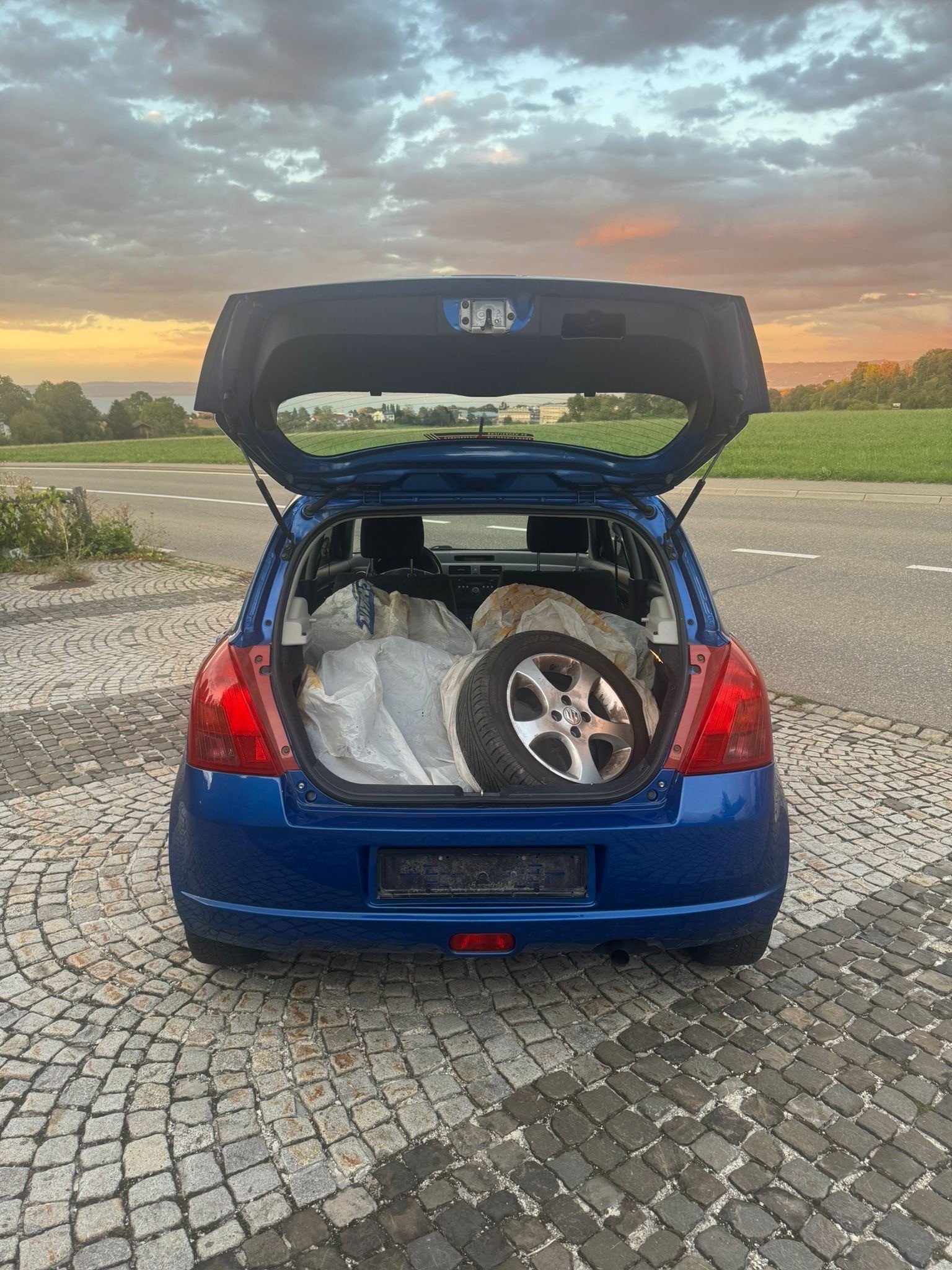 SUZUKI Swift 1.3i 16V GL 4x4-image-4