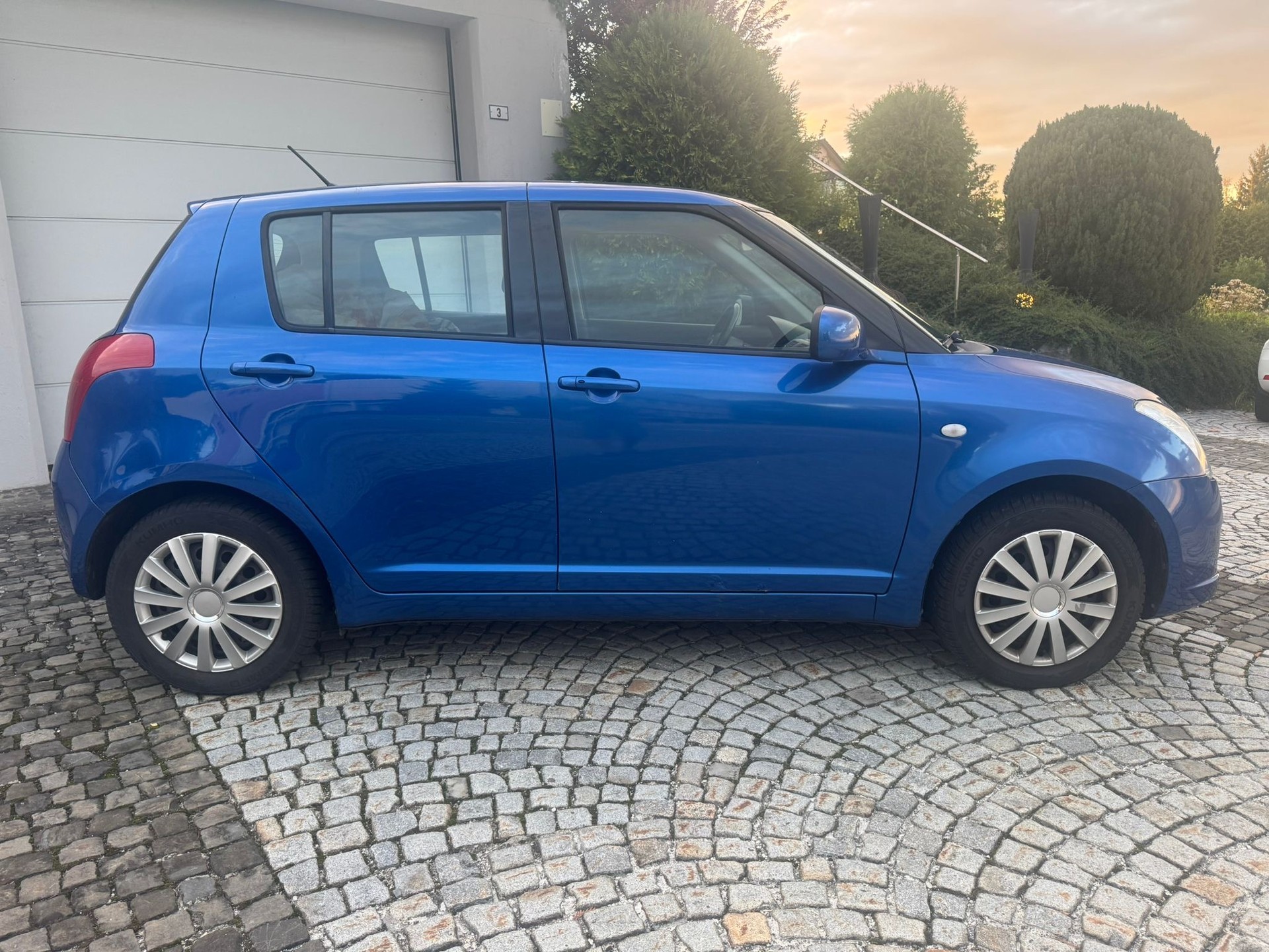 SUZUKI Swift 1.3i 16V GL 4x4-image-6