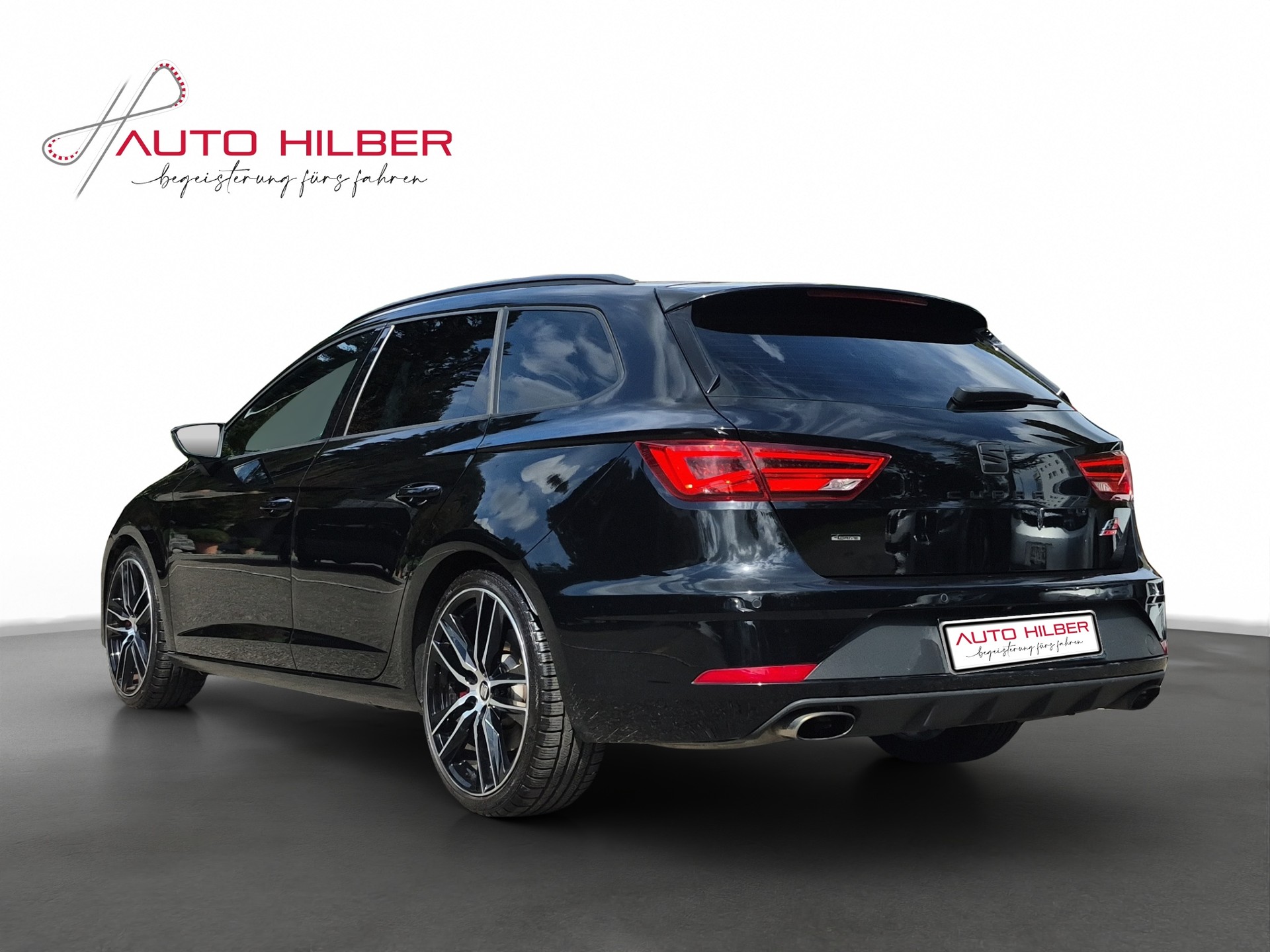 SEAT Leon ST 2.0 TSI Cupra 300 4 Drive DSG-image-4