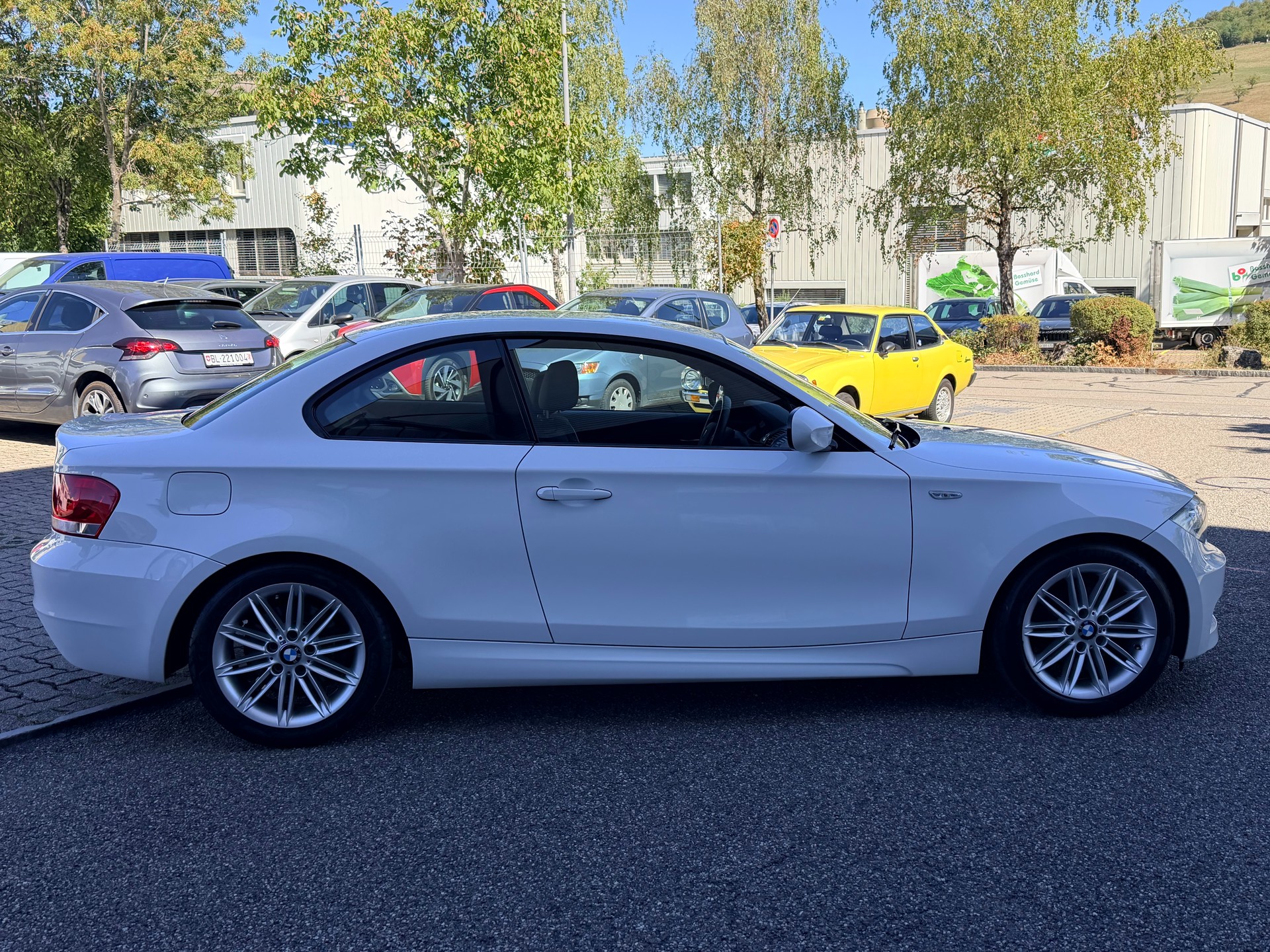 BMW 118d Coupé M SPORT-image-1