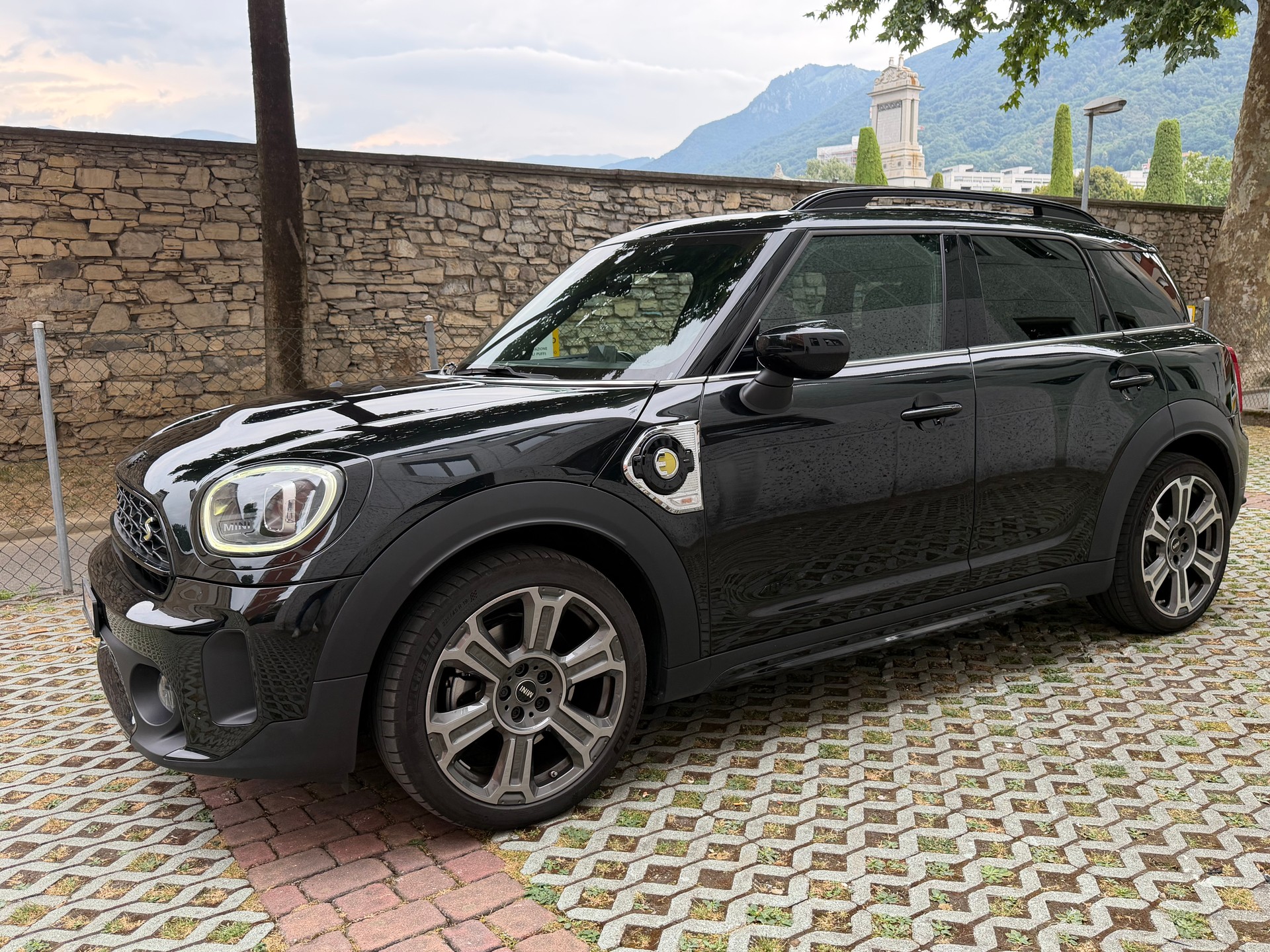 MINI Countryman Cooper SE ALL4 PHEV Steptronic-image-1