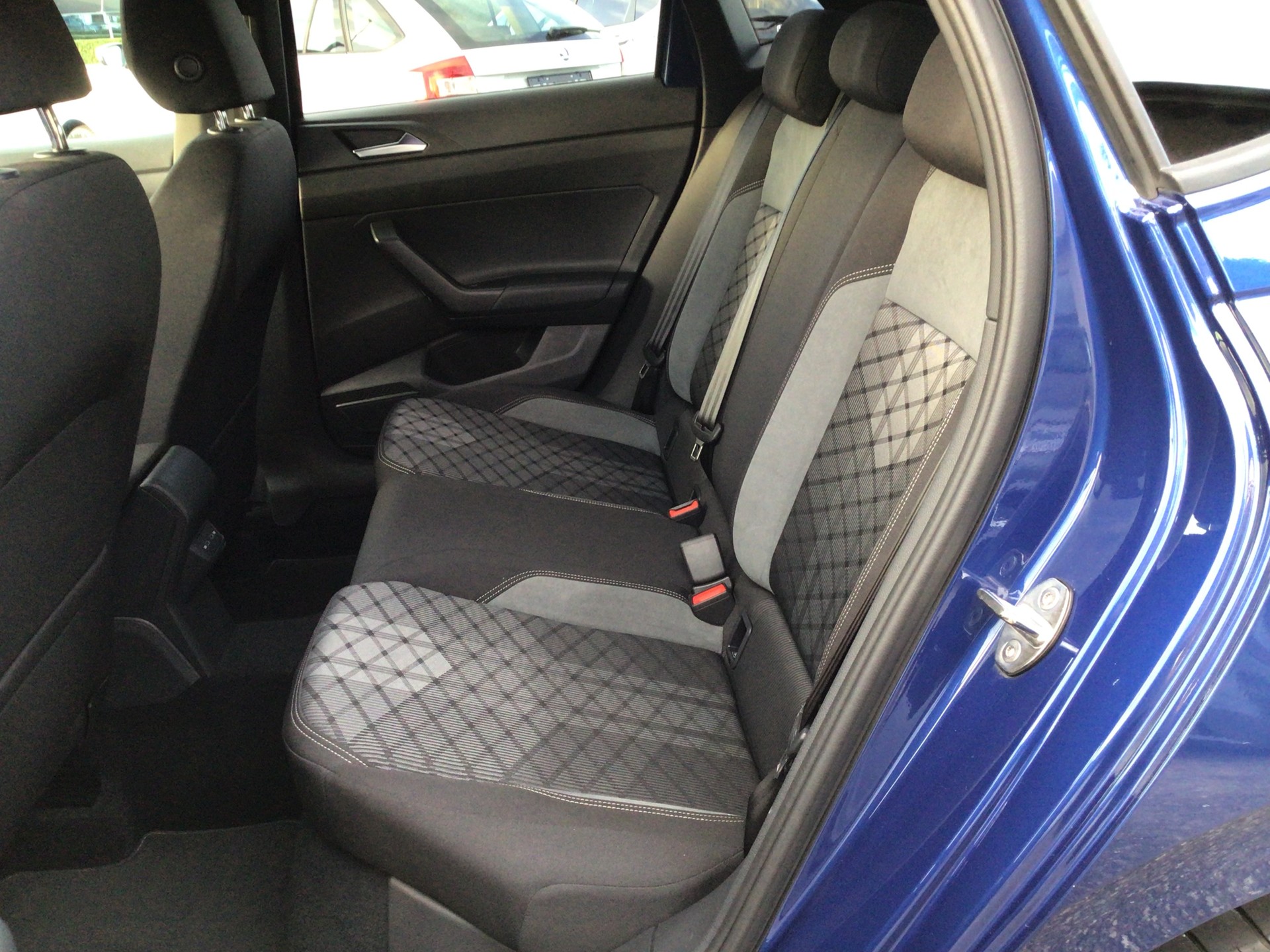 VW Polo 1.0 TSI R-Line DSG-image-6