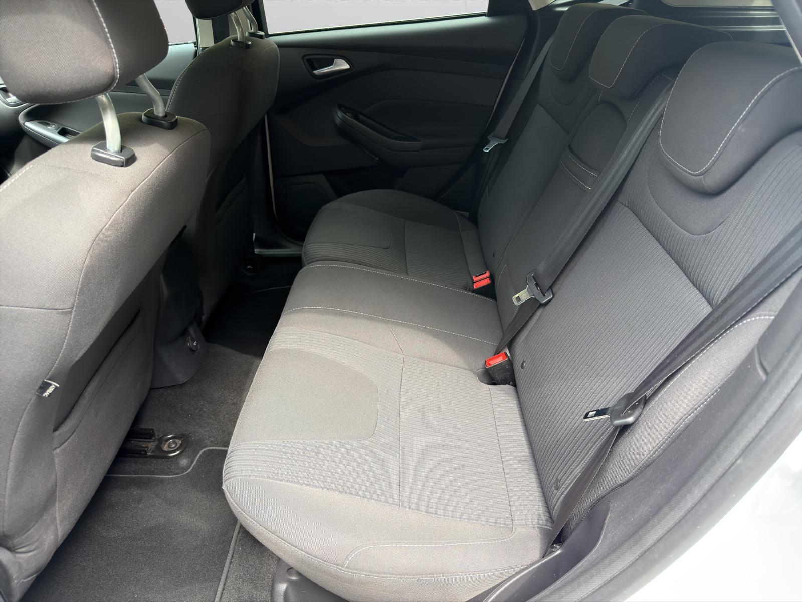 FORD Focus 1.0i EcoB 125 Titanium-image-13