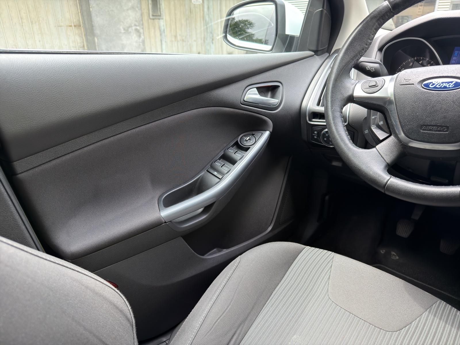 FORD Focus 1.0i EcoB 125 Titanium-image-11