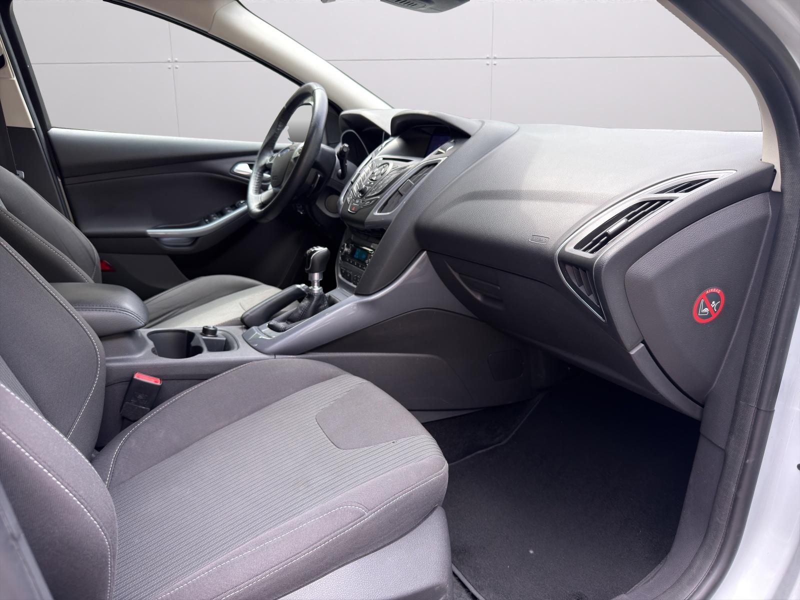FORD Focus 1.0i EcoB 125 Titanium-image-12