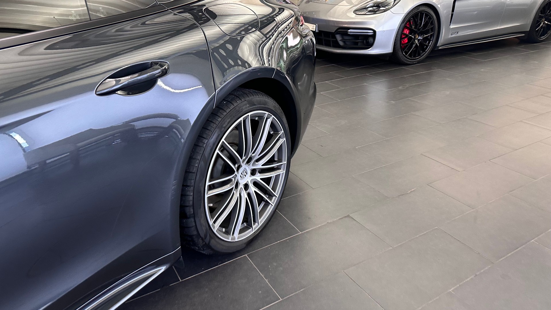 PORSCHE Panamera Sport Turismo 2.9 V6 4 E-Hybrid-image-19