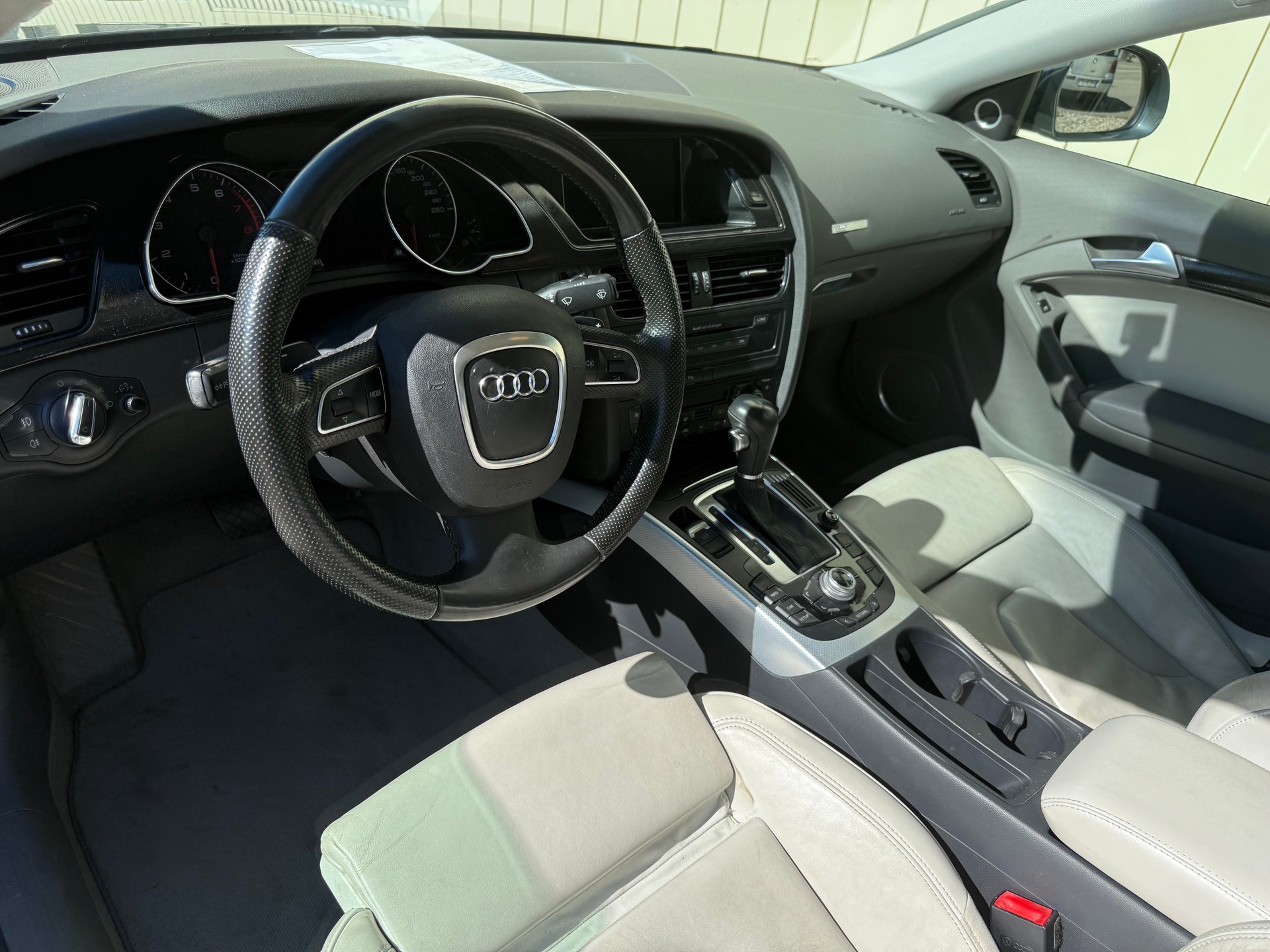 AUDI A5 Coupé 3.2 FSI multitronic-image-4