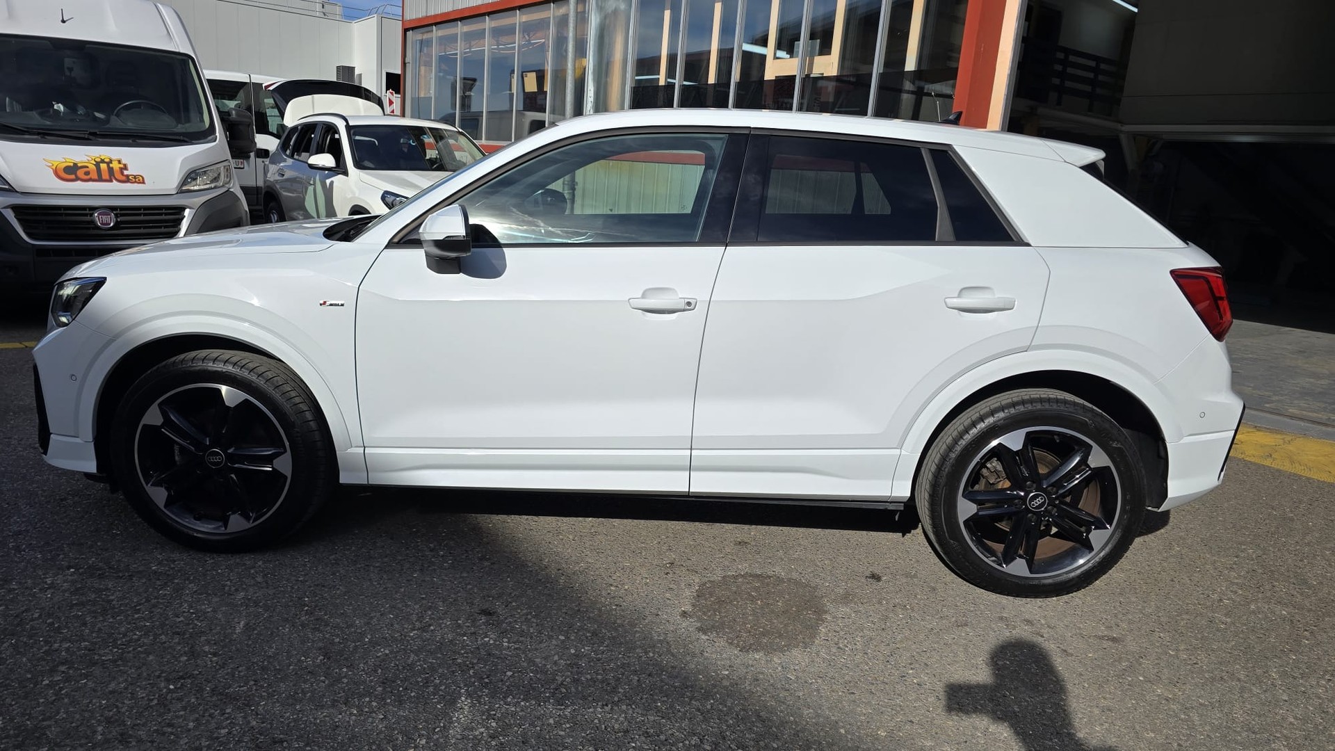 AUDI Q2 35 TFSI S line S-tronic-image-6